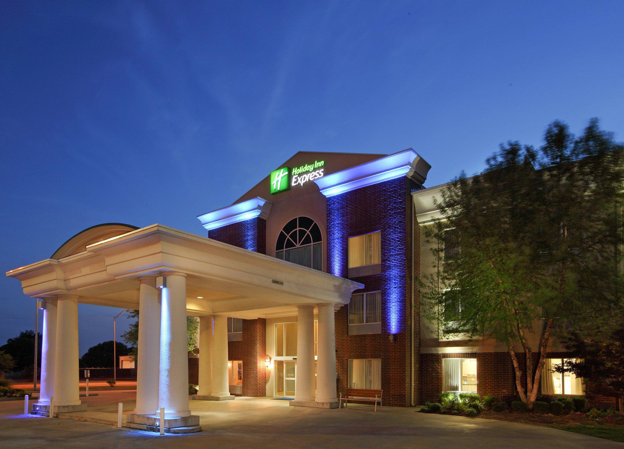 Holiday Inn Express Fort Smith Executive Park Photo