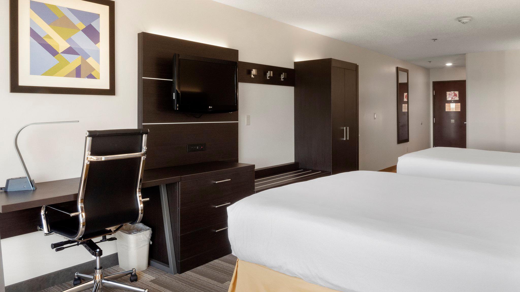 Holiday Inn Express & Suites Newton Sparta Photo