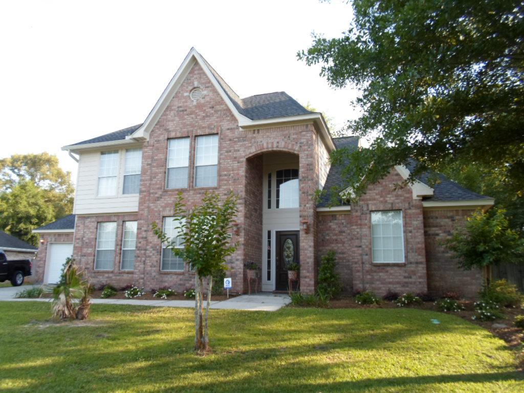 14047 NORTH WHITE SWAN  DR is a Beautiful 5 Bedroom 2.5 Bath home in Swan Lake Subd. Priced to Sell