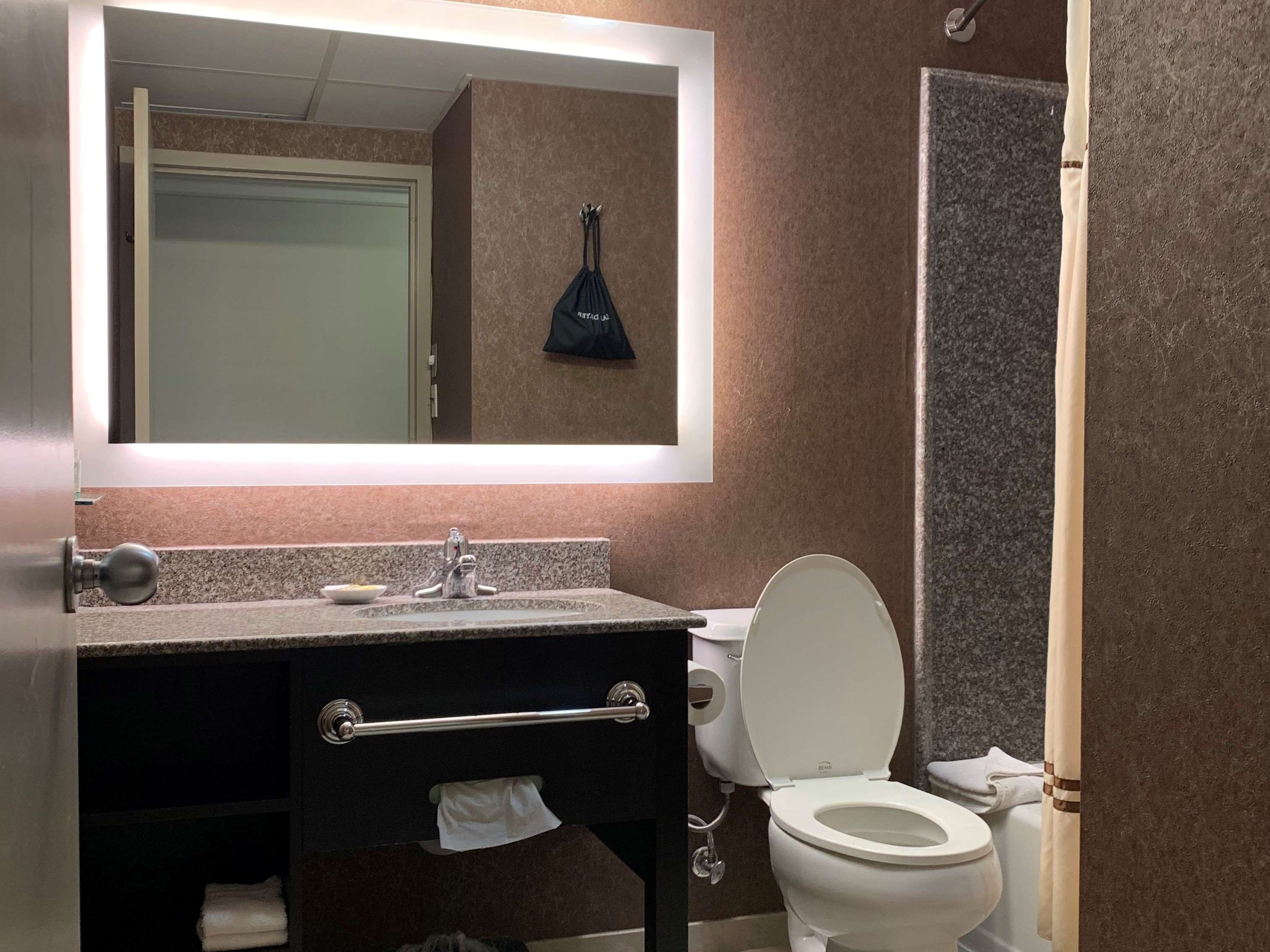 Best Western Plus Murray Hill Hotel and Suites Photo