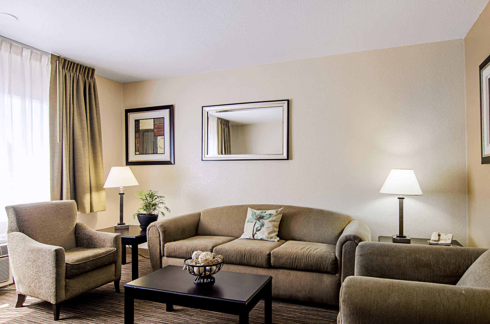 Quality Inn & Suites Denver Stapleton Photo