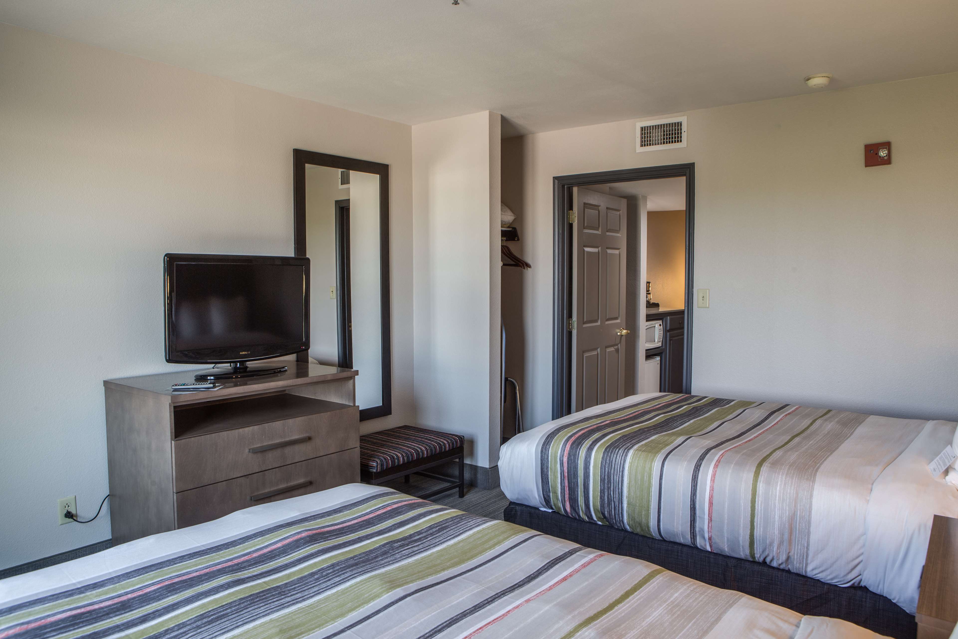 Country Inn & Suites by Radisson, Harlingen, TX Photo