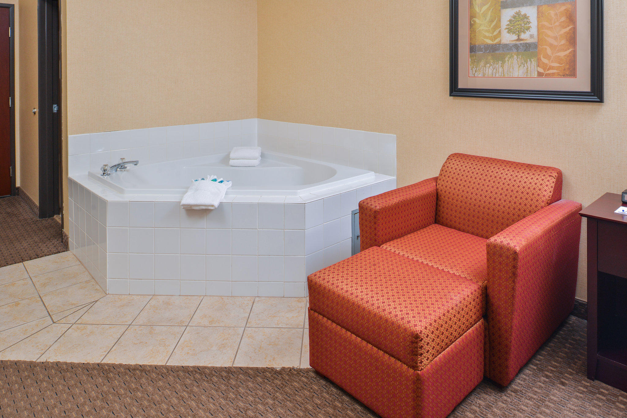 Holiday Inn Express & Suites Portland-Jantzen Beach Photo