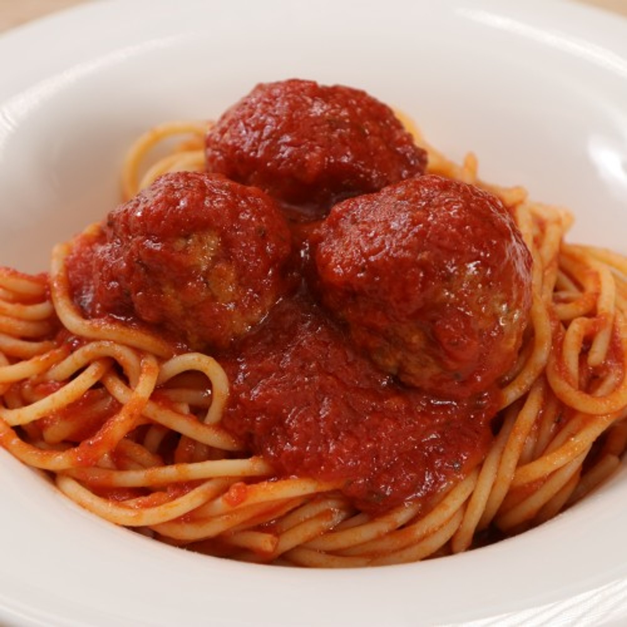 Spaghetti with 8 meatballs