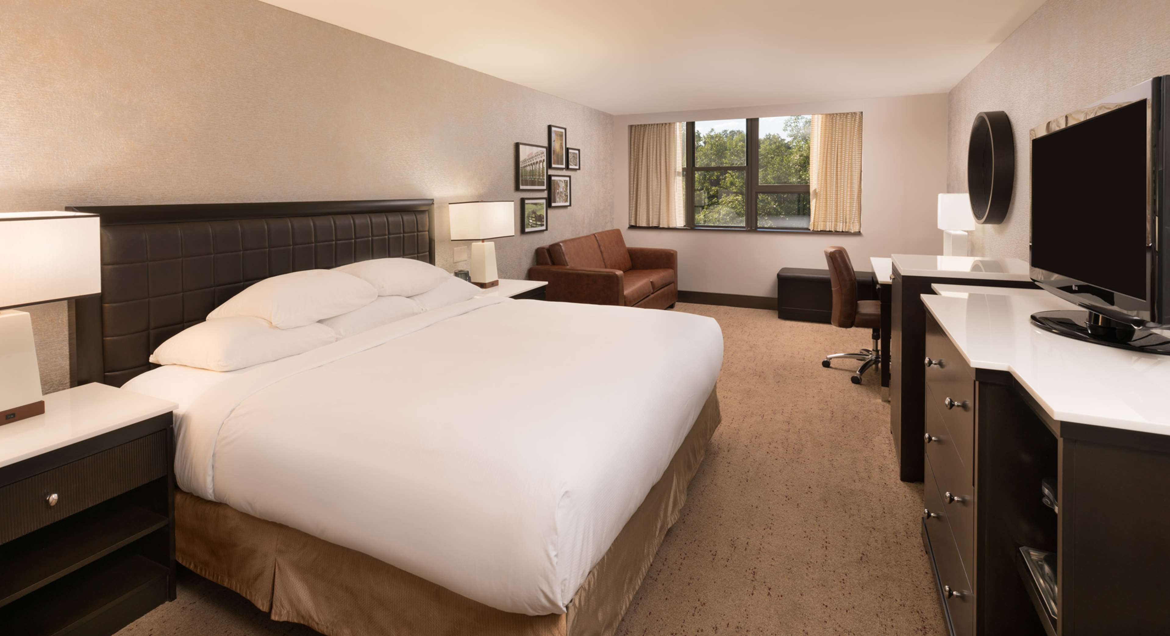 Guest room