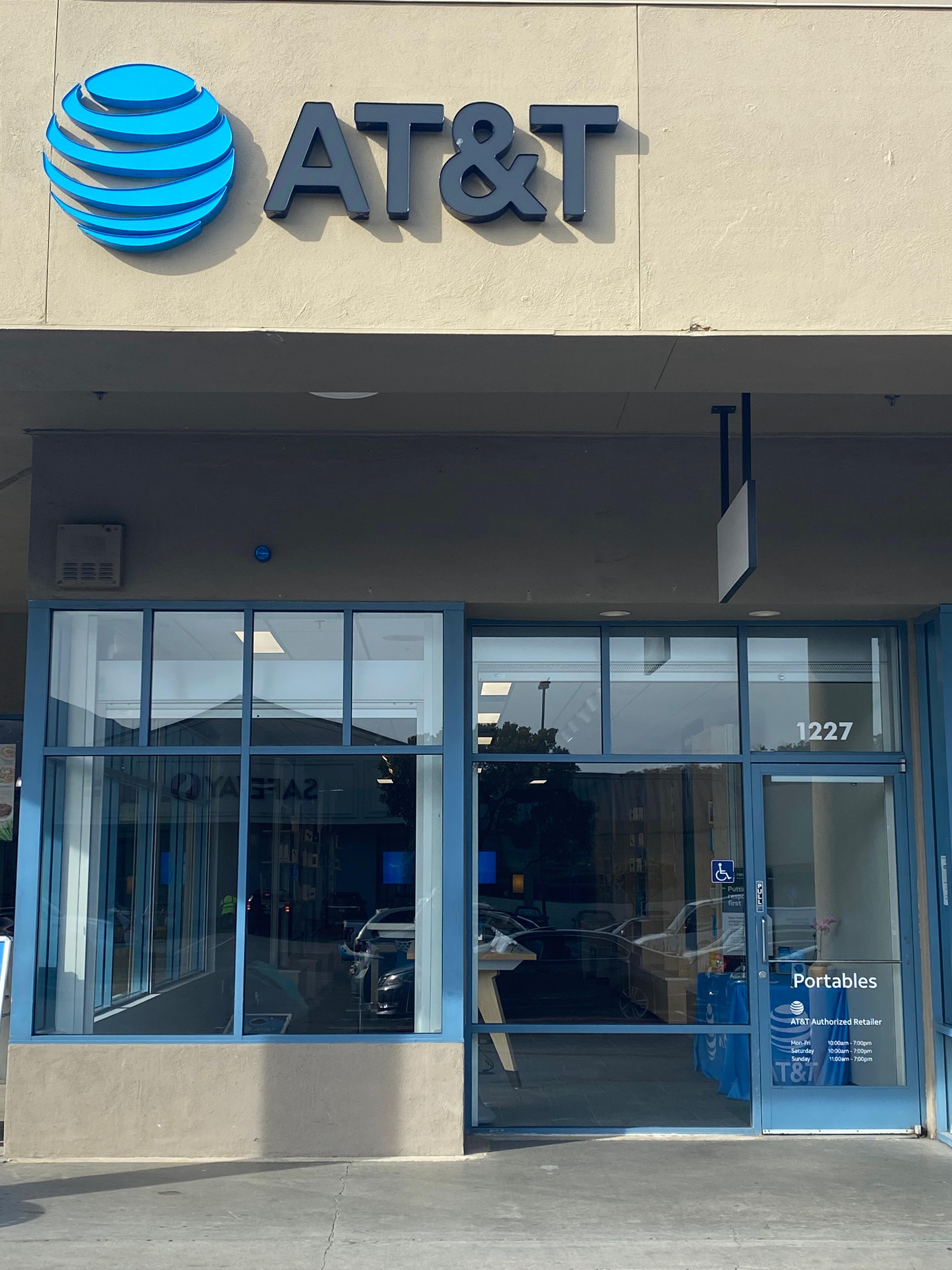 AT&T Store Photo