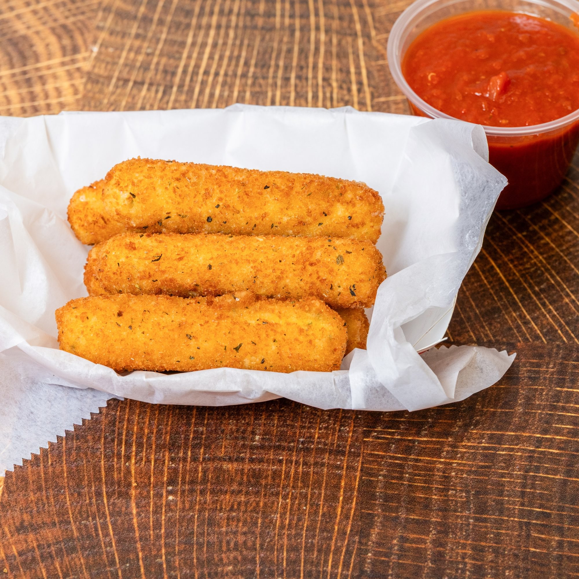 Mozzarella Sticks (6) with Marinara Sauce