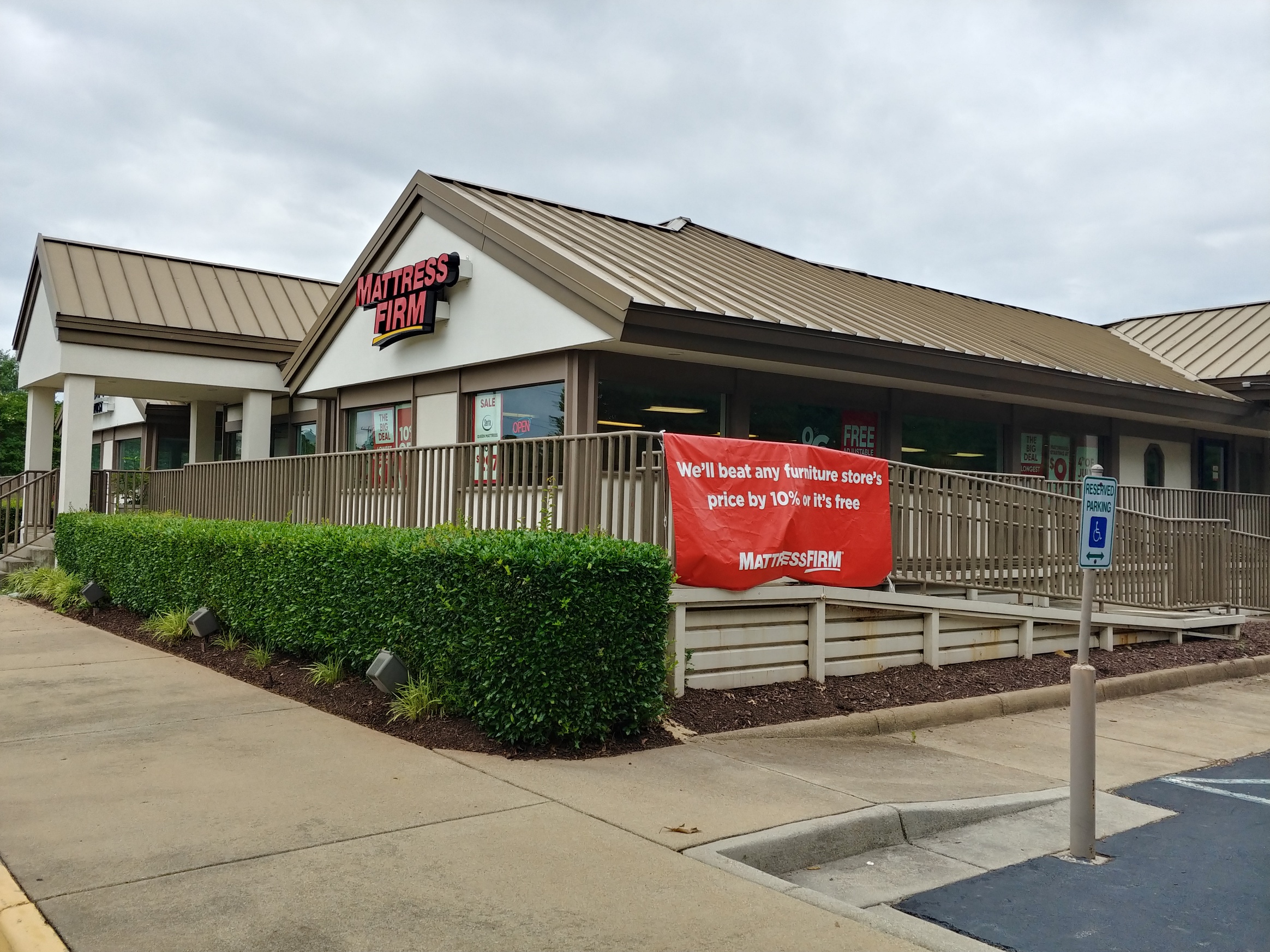 Mattress Firm Crossroads Photo