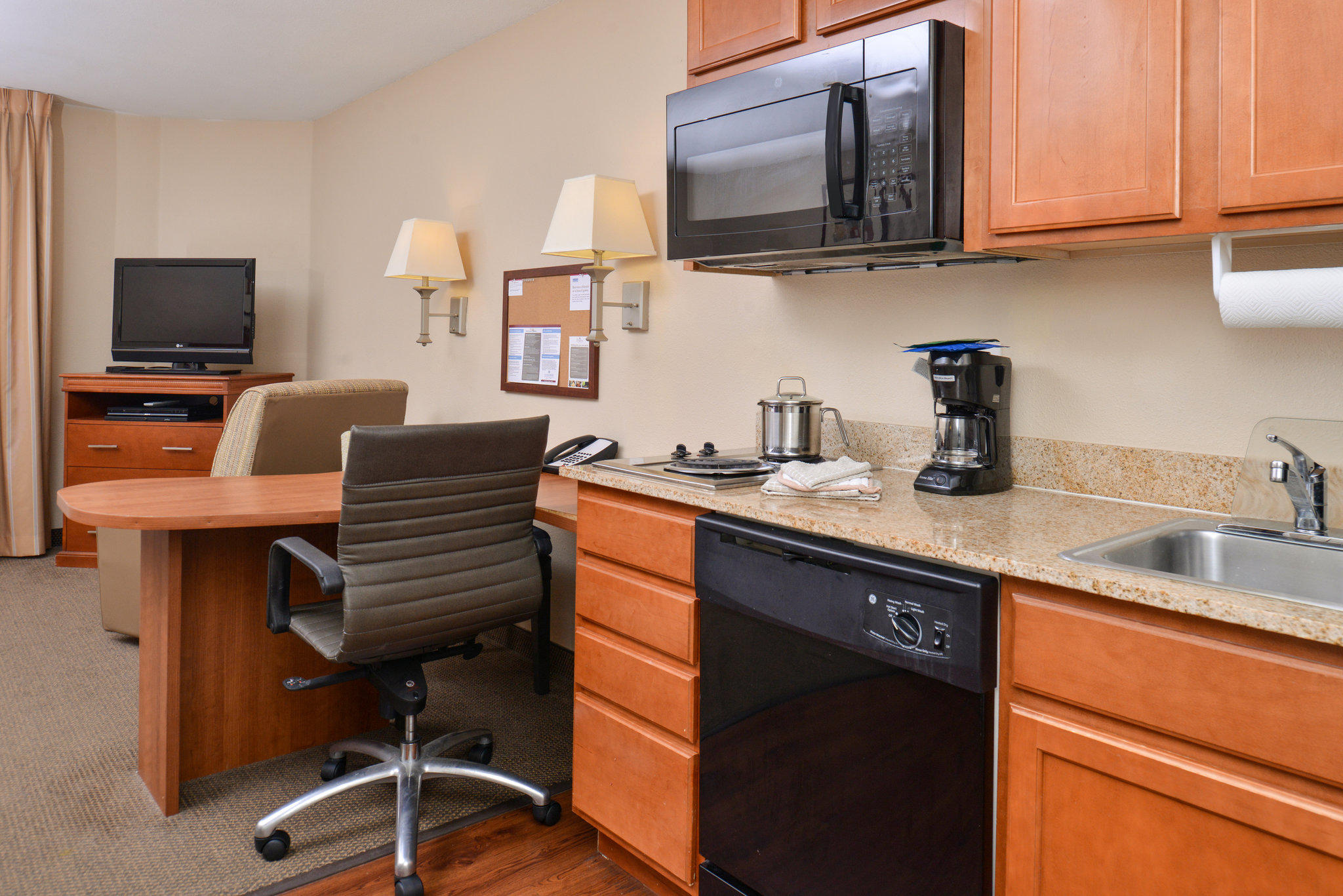 Candlewood Suites Lafayette Photo