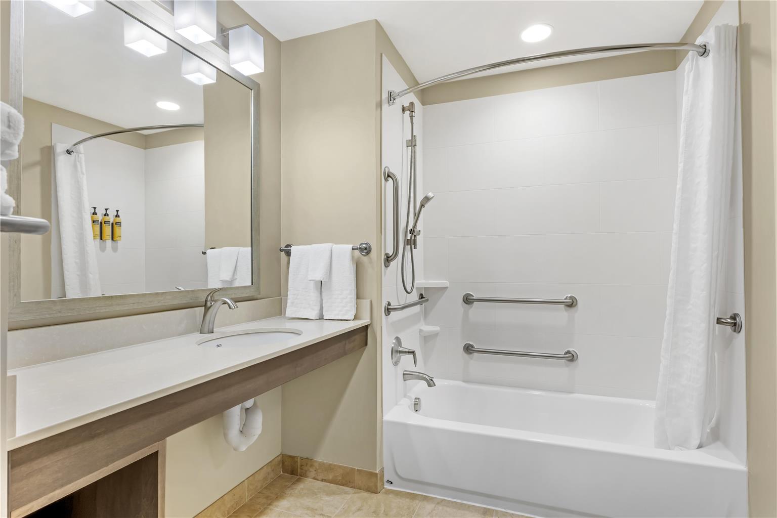 Best Western Plus Centralia Hotel & Suites Image