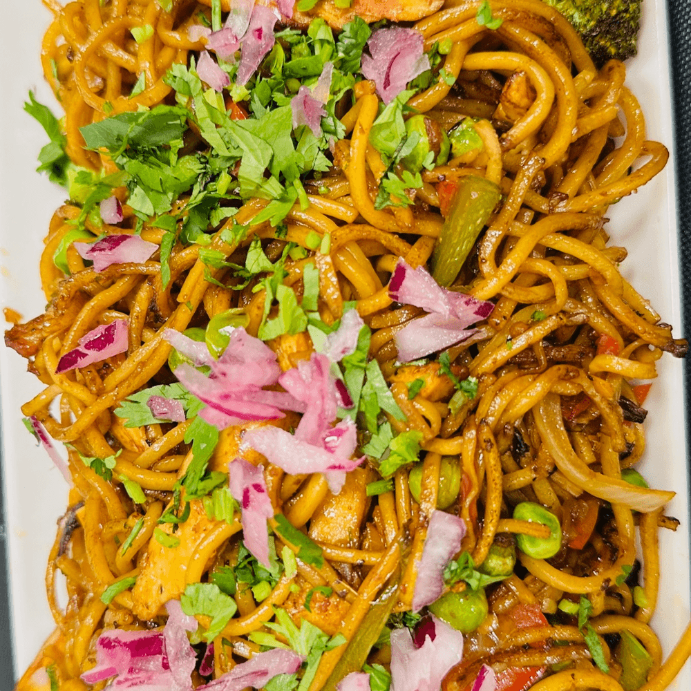 Chowmein/noodles (hakka) chicken