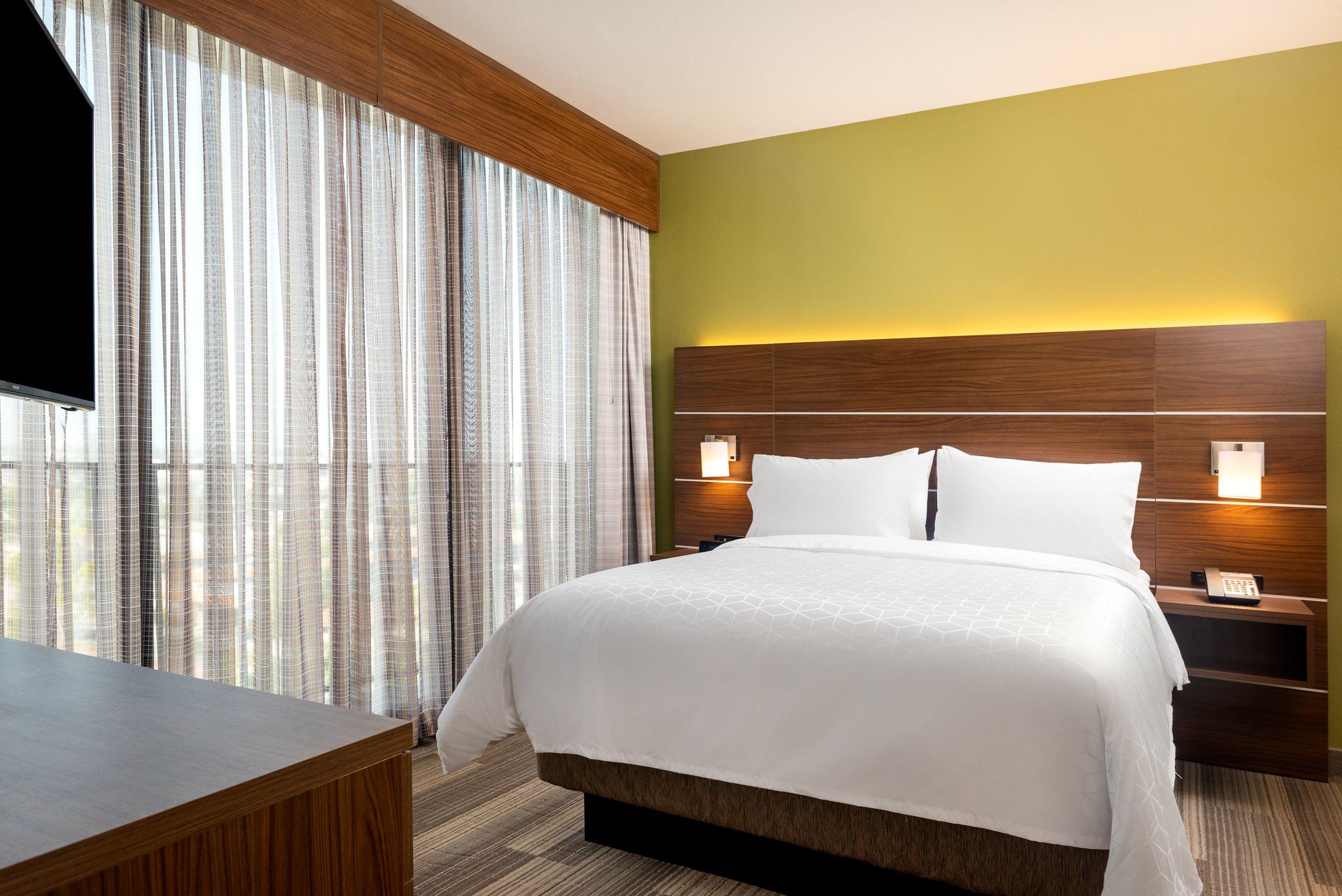 Holiday Inn Express & Suites Santa ANA - Orange County Photo