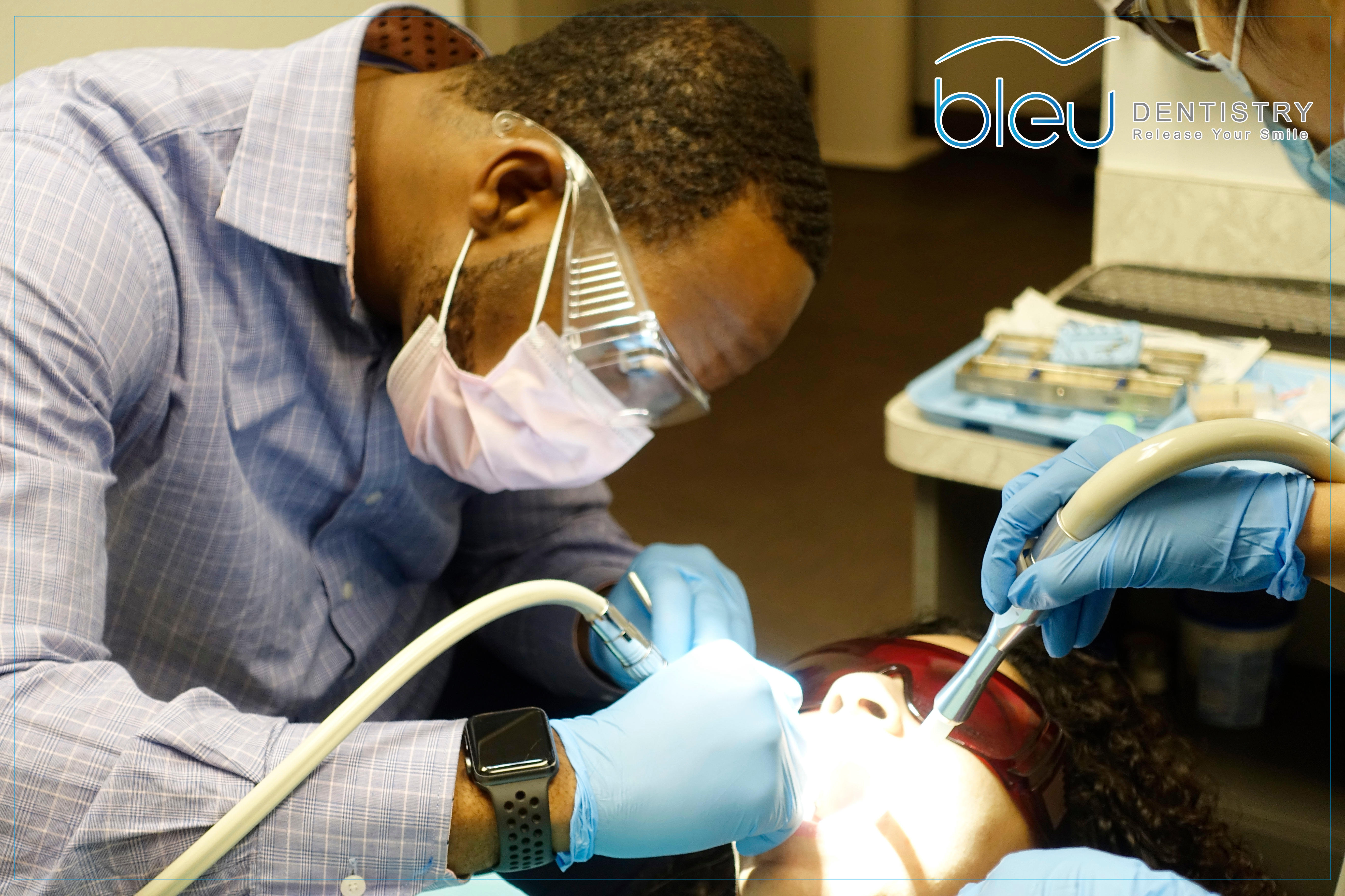 Bleu Dentistry Invisalign Cosmetic Emergency Dental Implants Photo