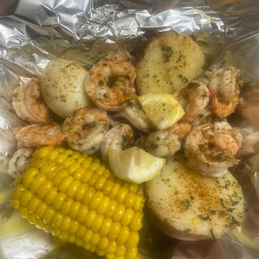 B1-Shrimp Bowl (20 Shrimp, 1 Corn, 1 Potato, 1 Egg)