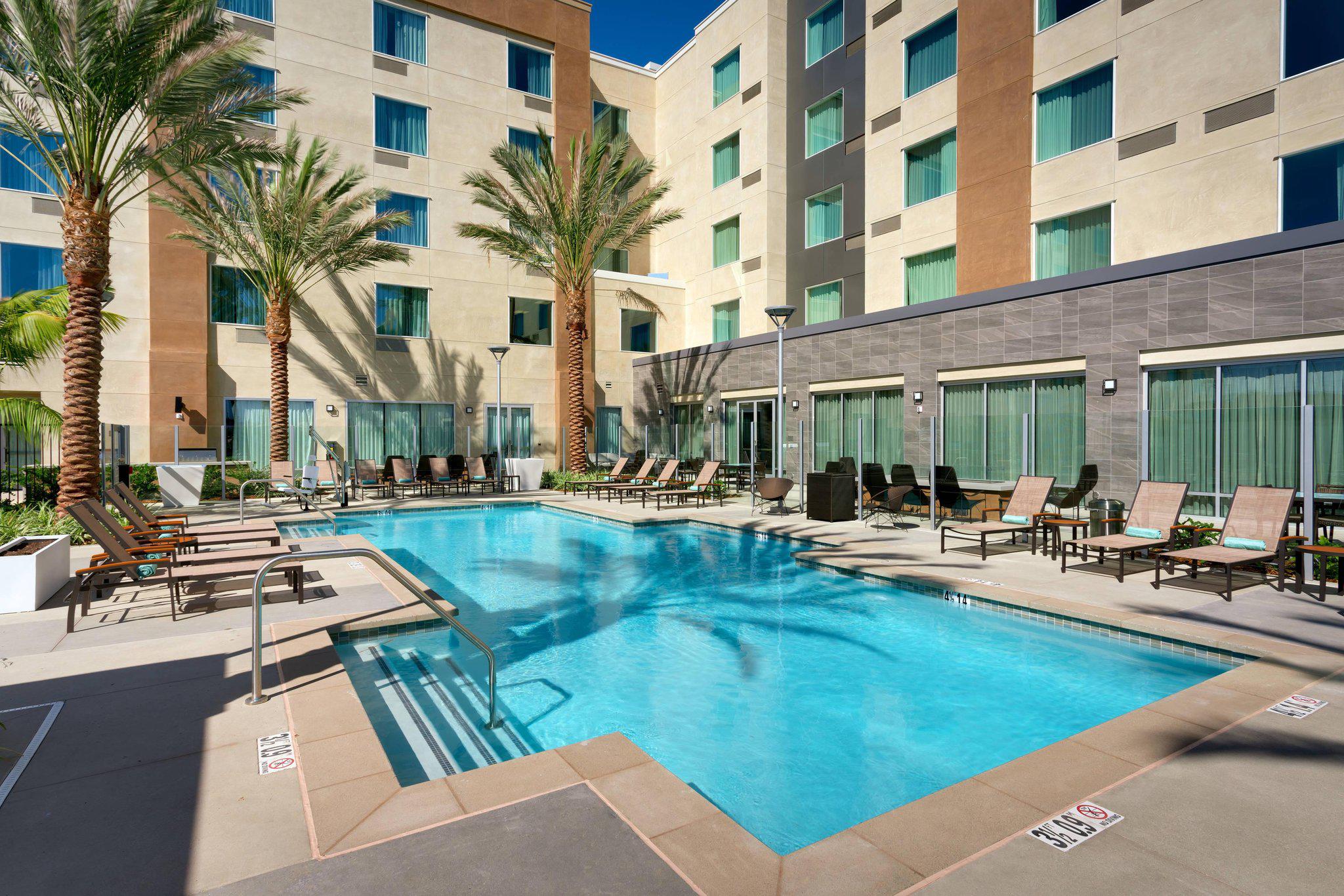 Courtyard by Marriott Los Angeles LAX/Hawthorne Photo