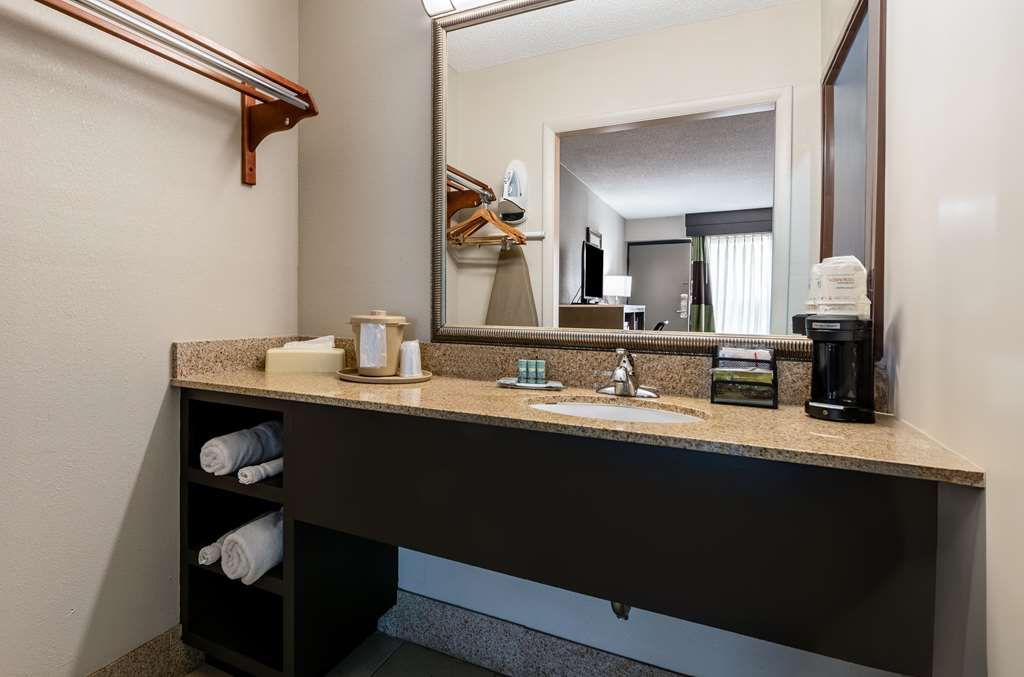 Best Western Fayetteville Inn Image