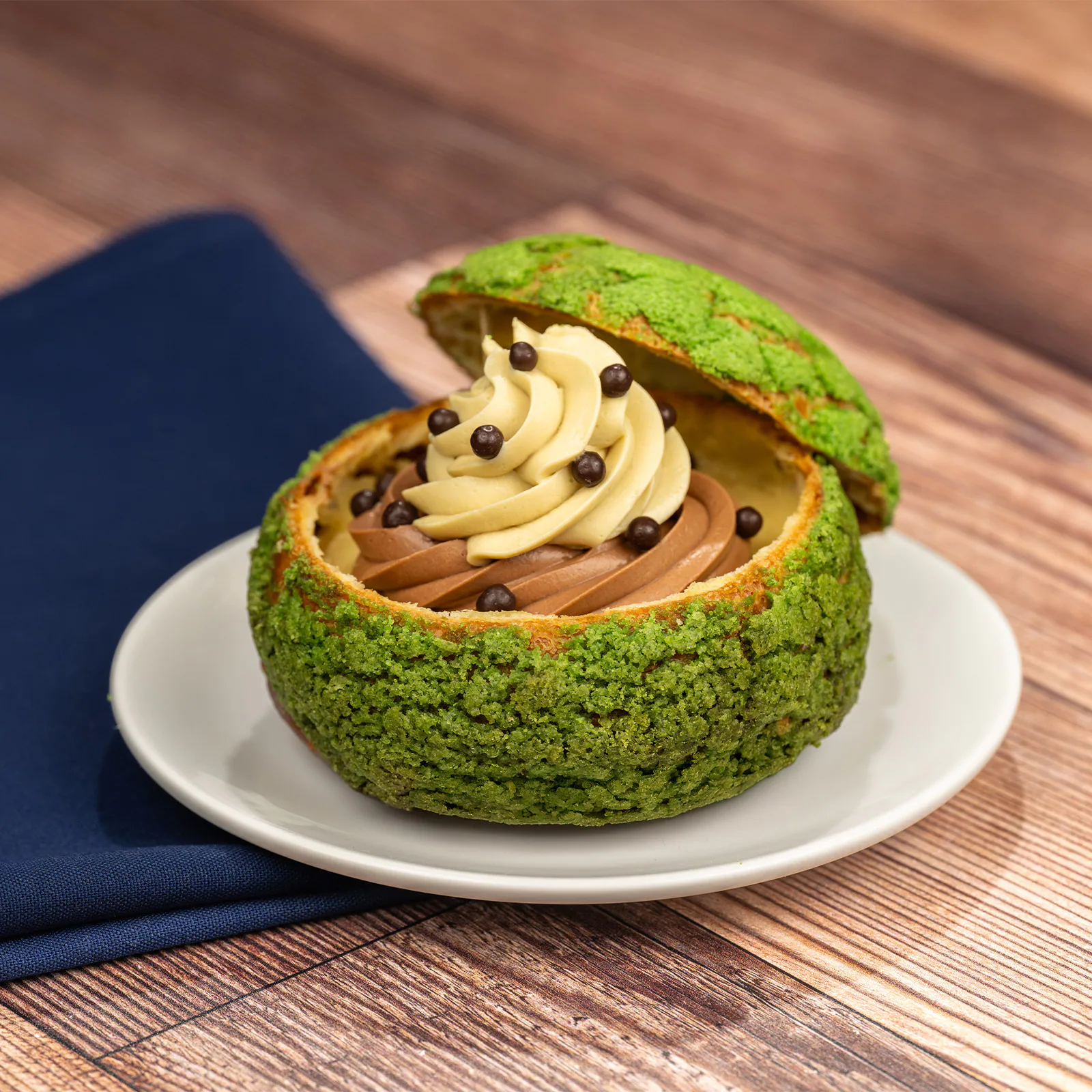 Pistachio-Chocolate Cream Puff