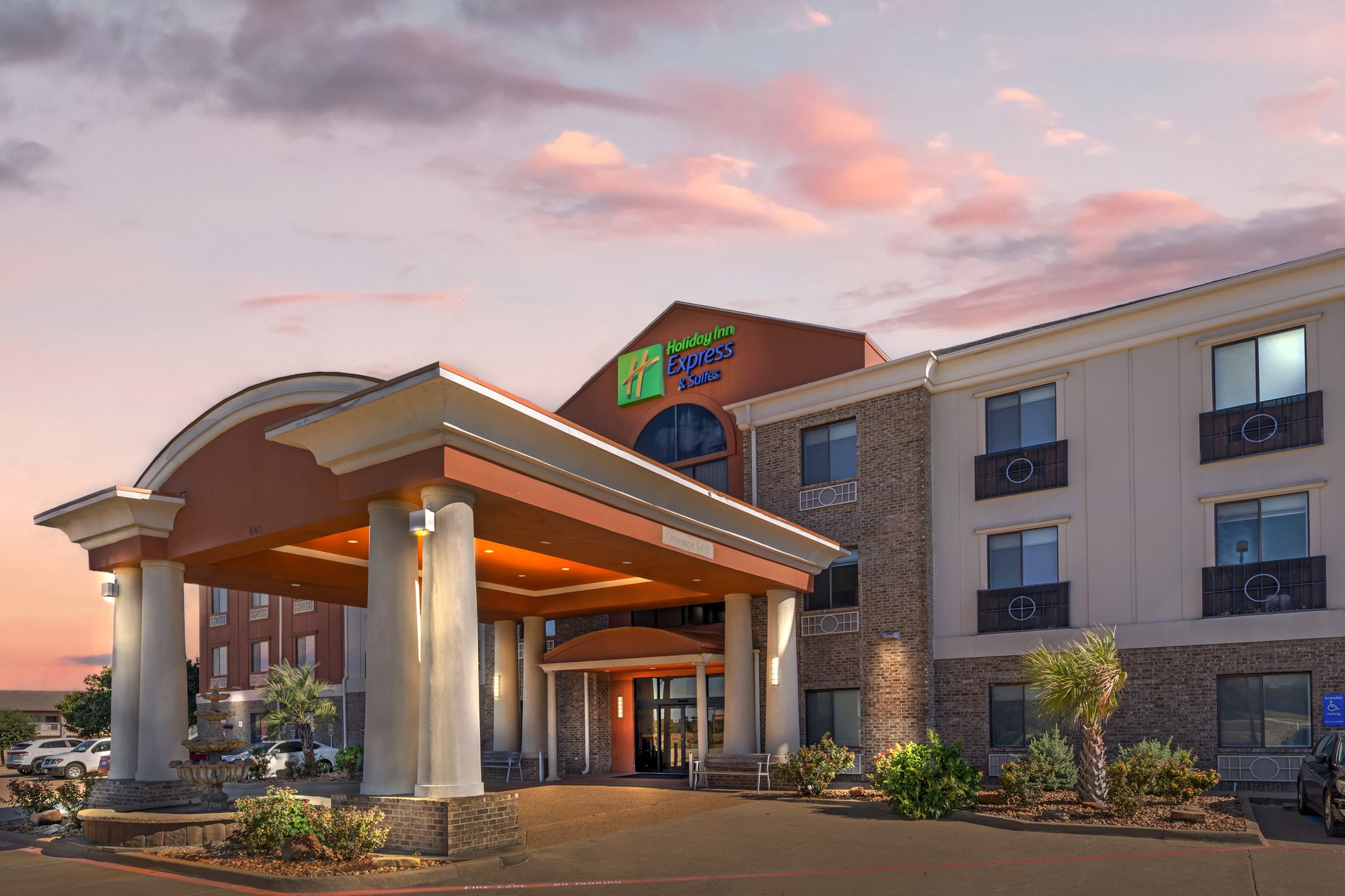 Holiday Inn Express & Suites Fairfield-North by IHG Image