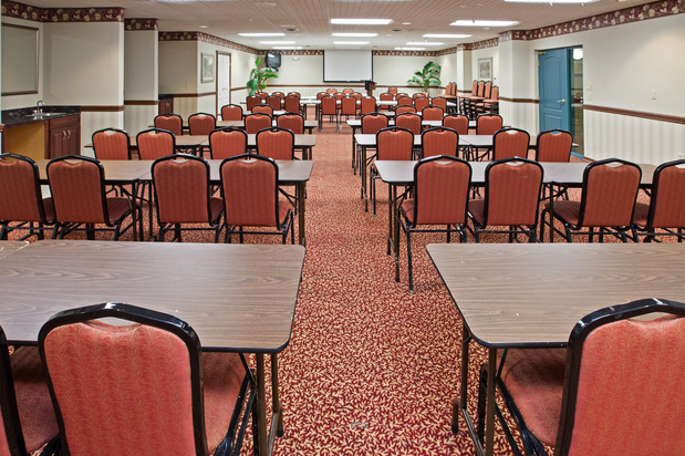 Images Country Inn & Suites by Radisson, Elkhart North, IN