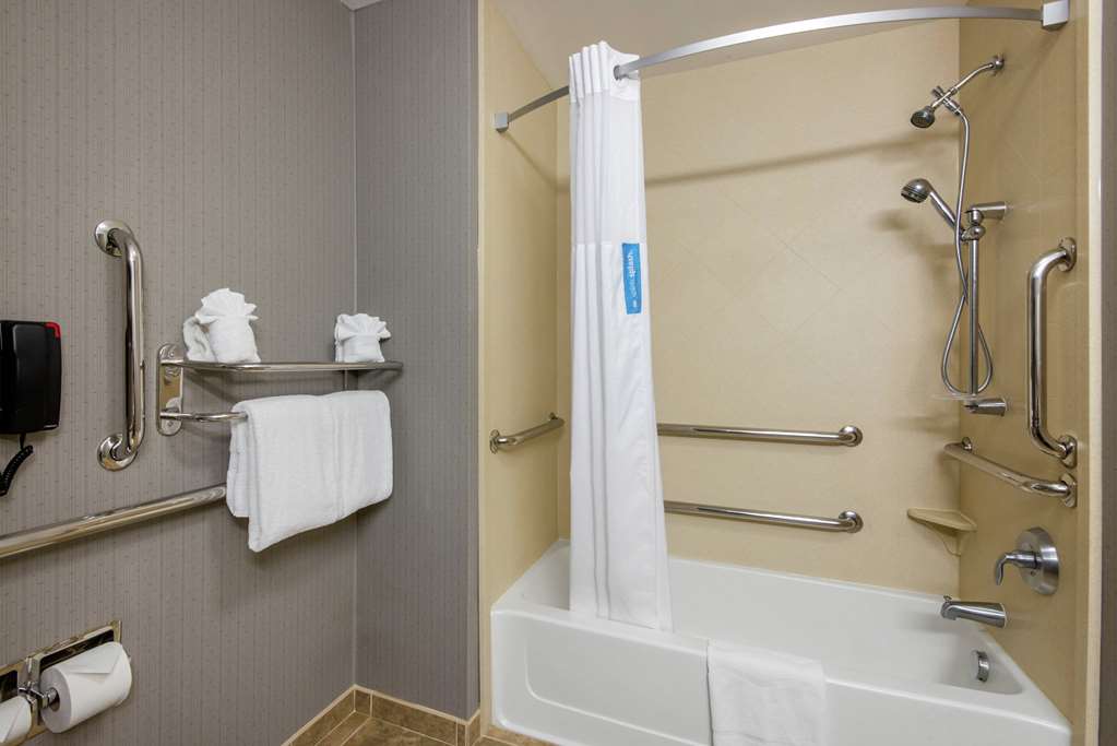 Hampton Inn Meadville Image