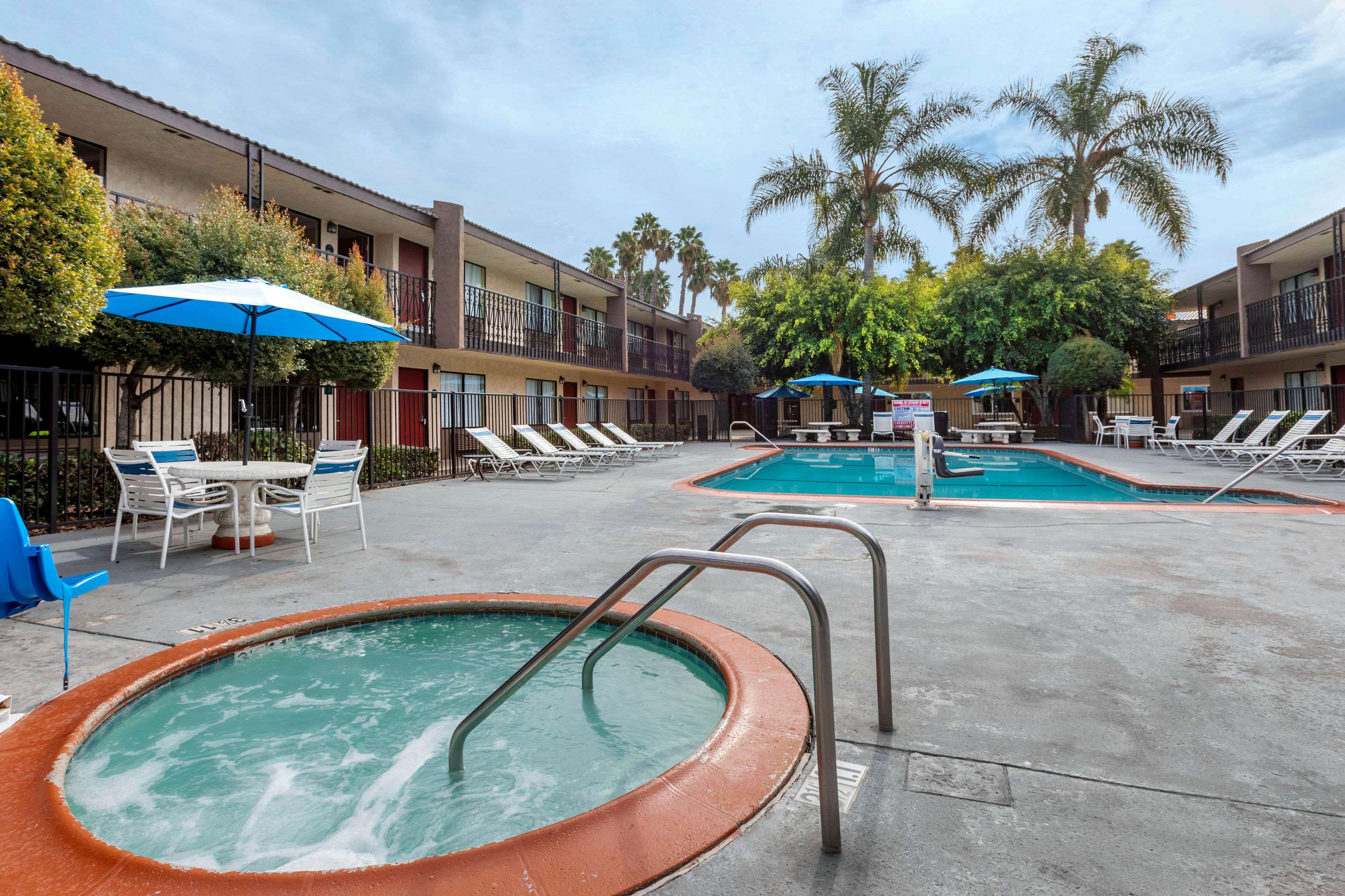 Quality Inn & Suites Buena Park Anaheim Photo