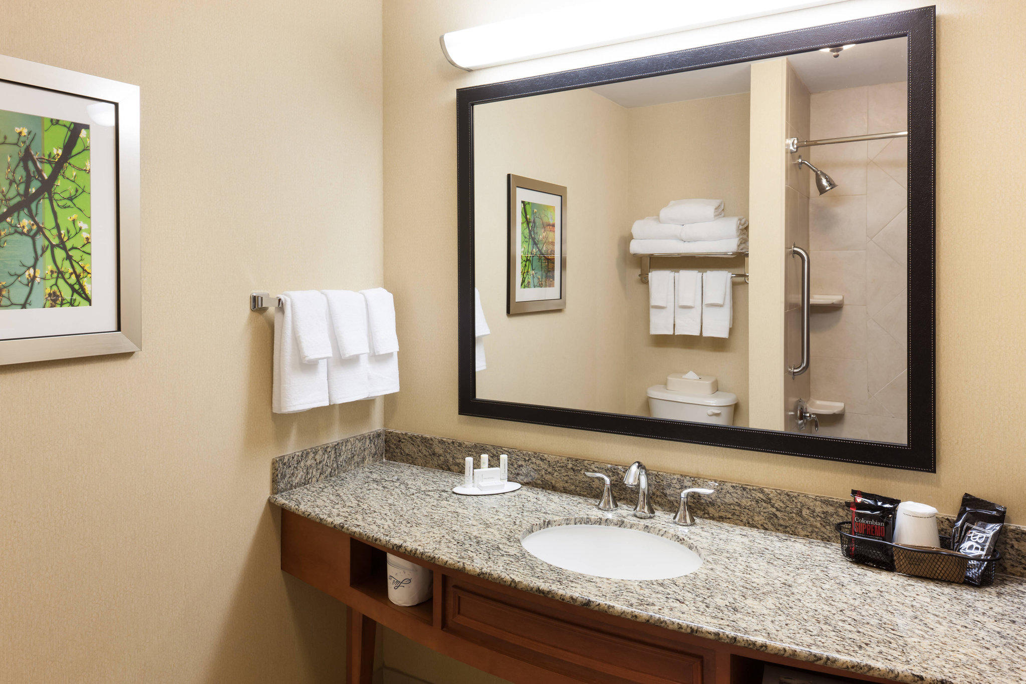 Fairfield Inn & Suites by Marriott Jacksonville Butler Boulevard Photo