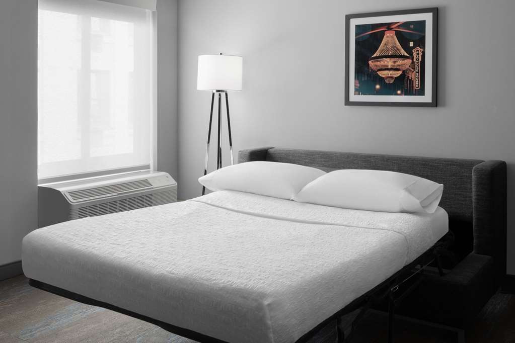 Hampton Inn Cleveland-Downtown Image