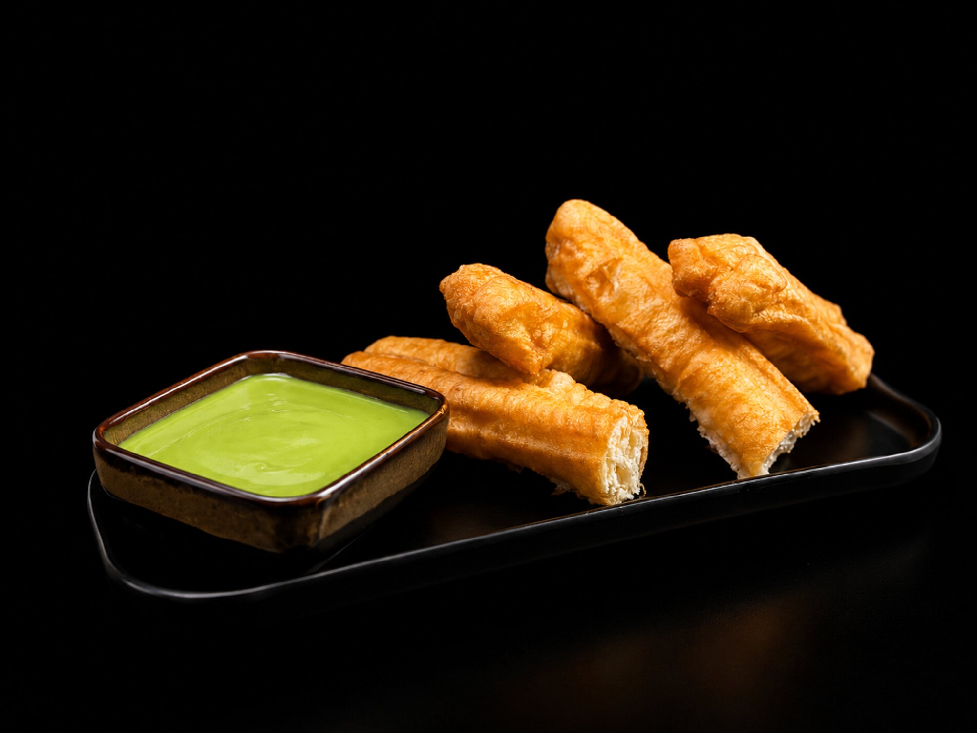 CHINESE DONUT w PANDAN CUSTARD