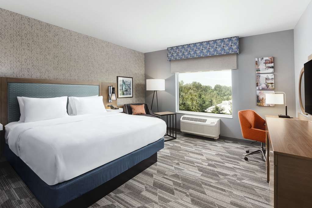 Hampton Inn Bellingham Airport Image