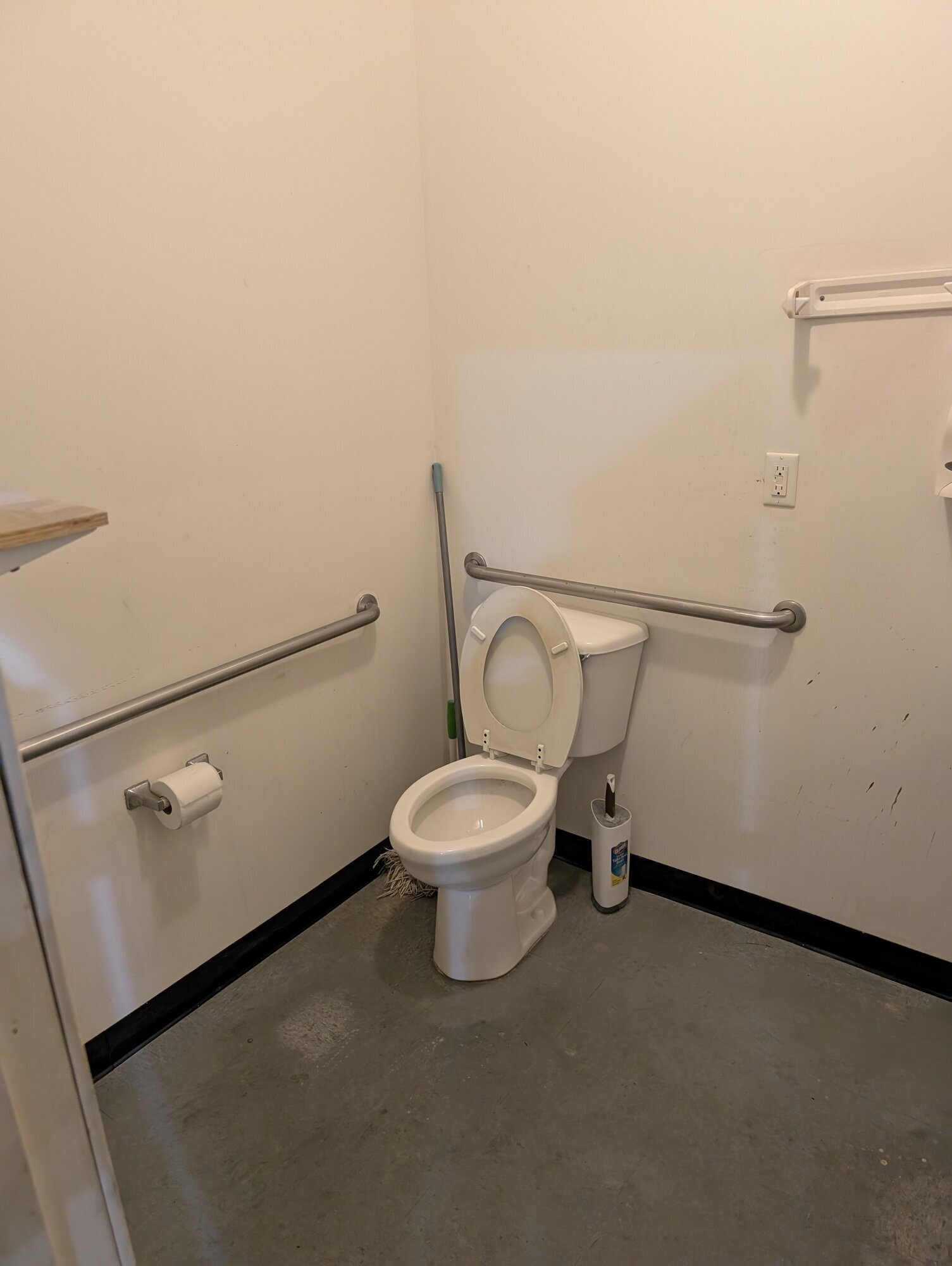 Clean & Fresh Hospitality Services Image