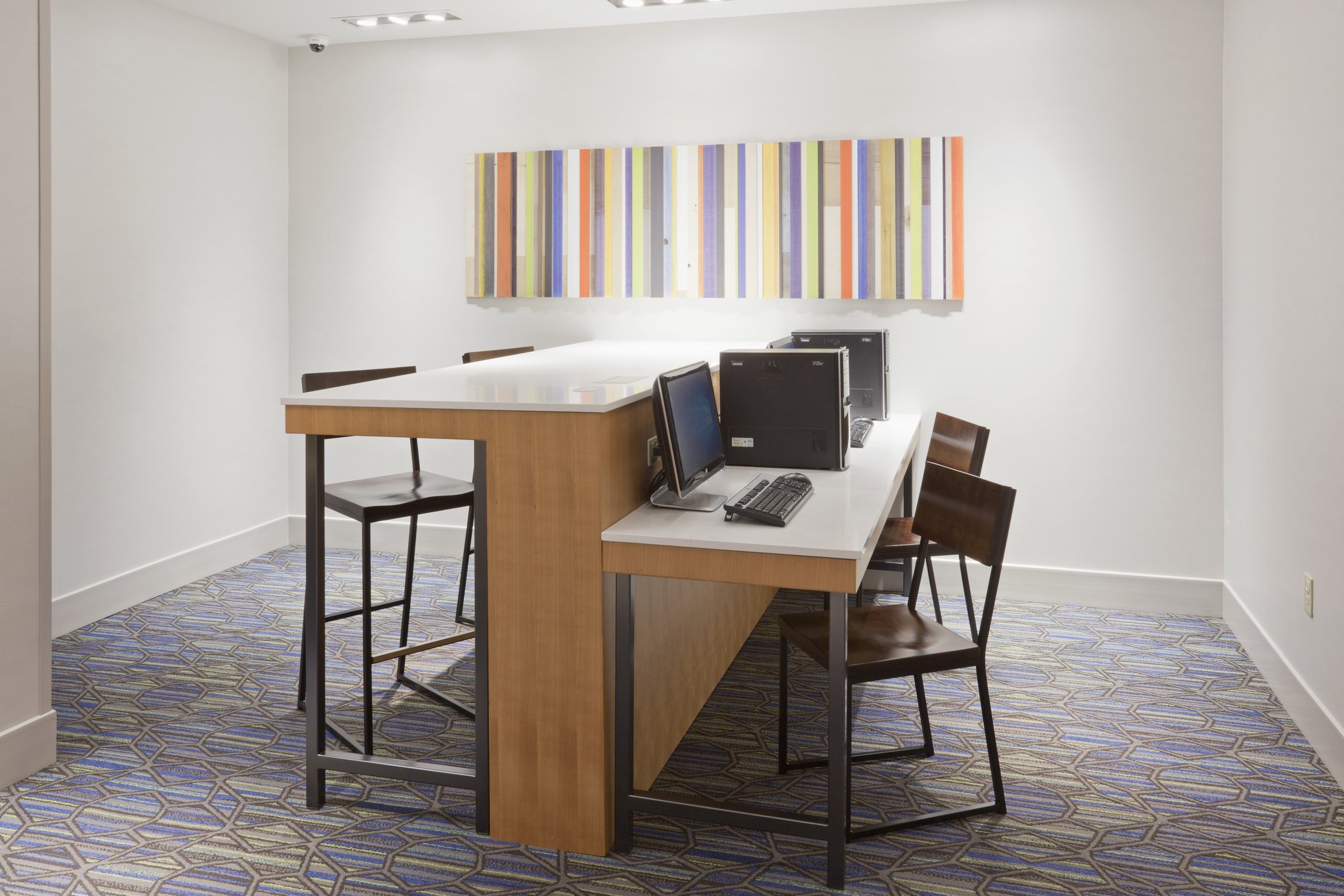 Holiday Inn Express Roseville-St. Paul by IHG Image