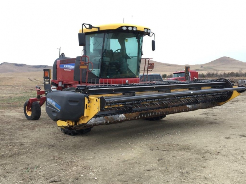 2014 New Holland 200