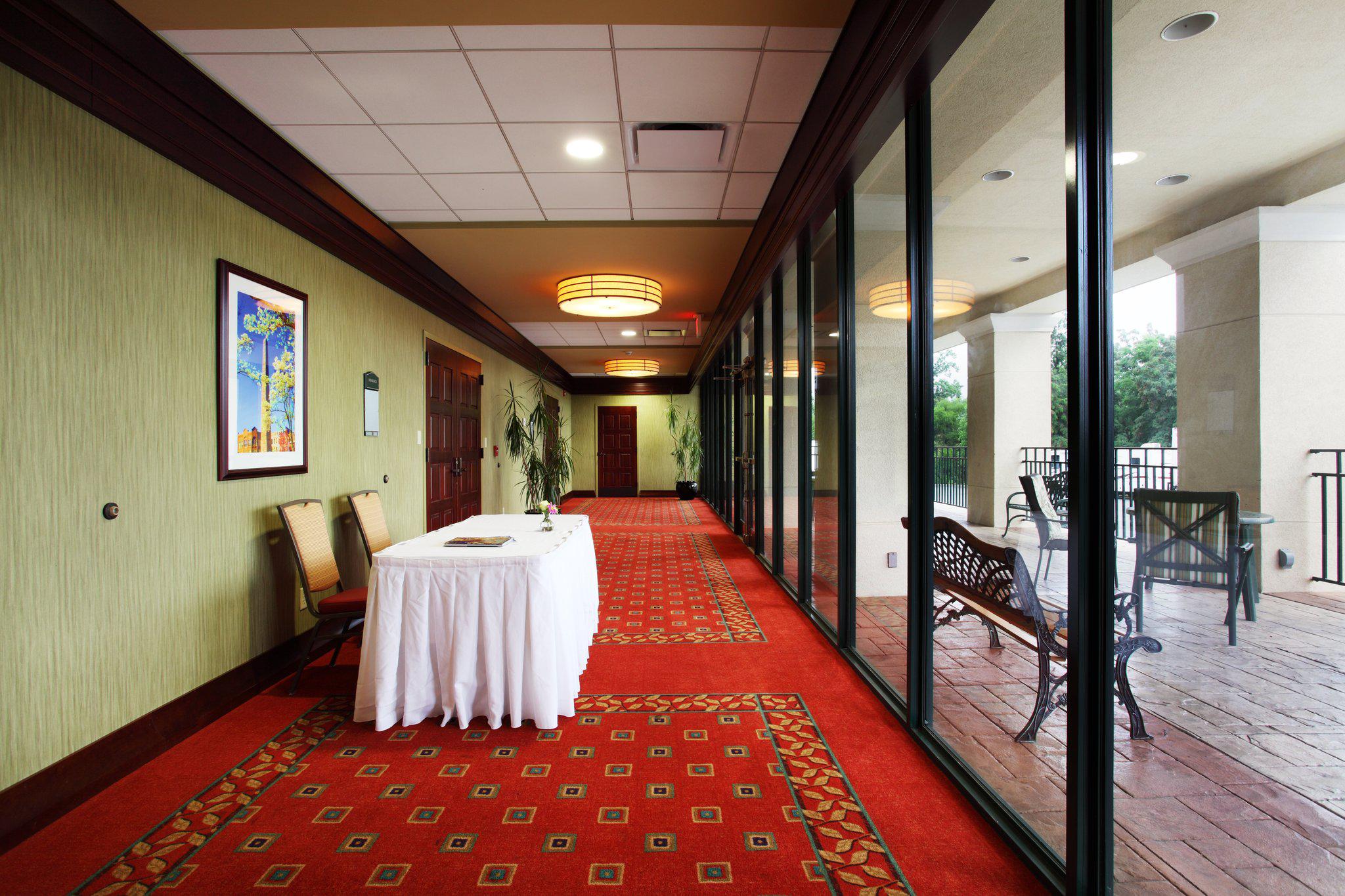 Holiday Inn Asheville - Biltmore West Photo