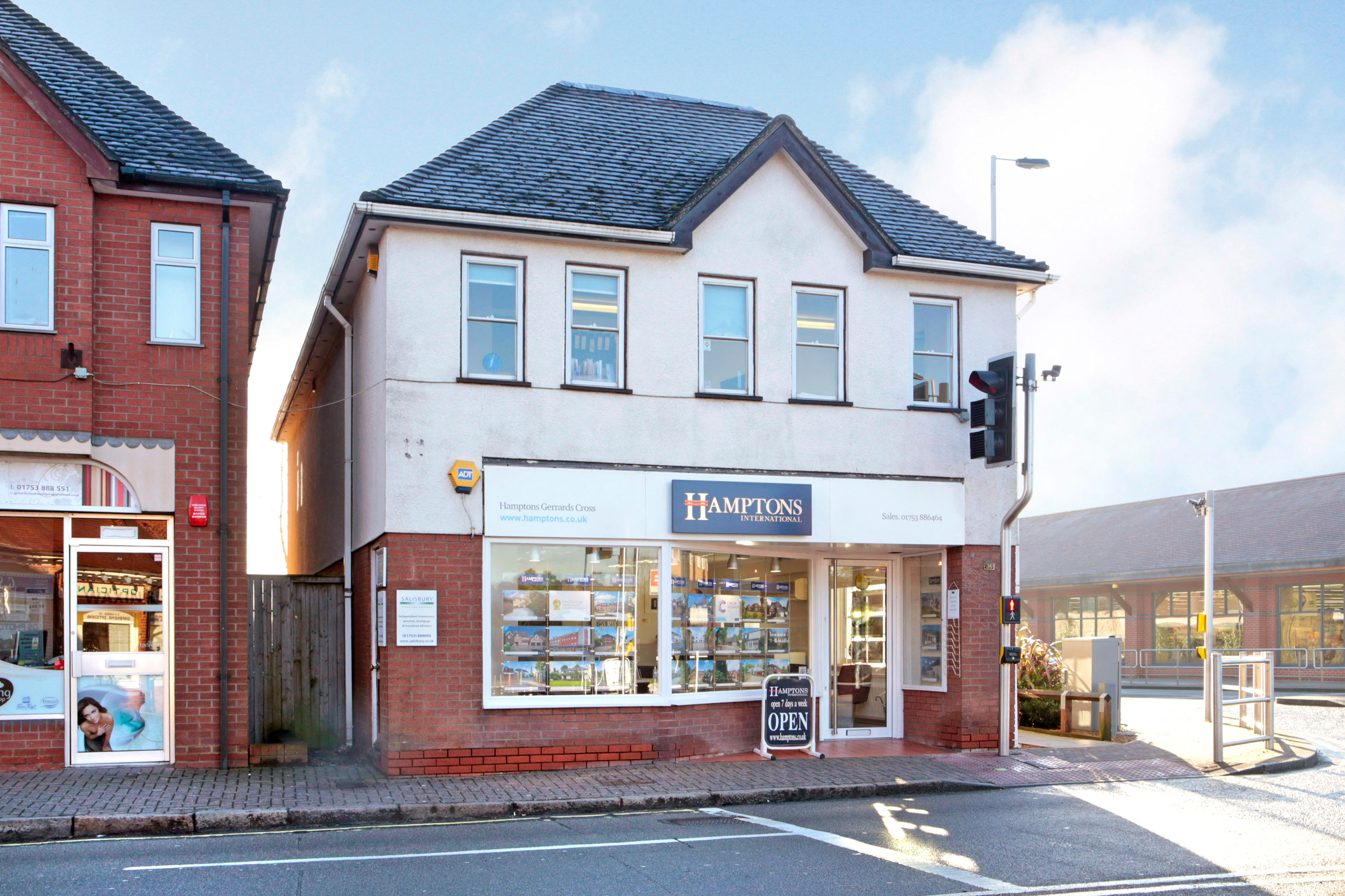 Images Hamptons International Sales