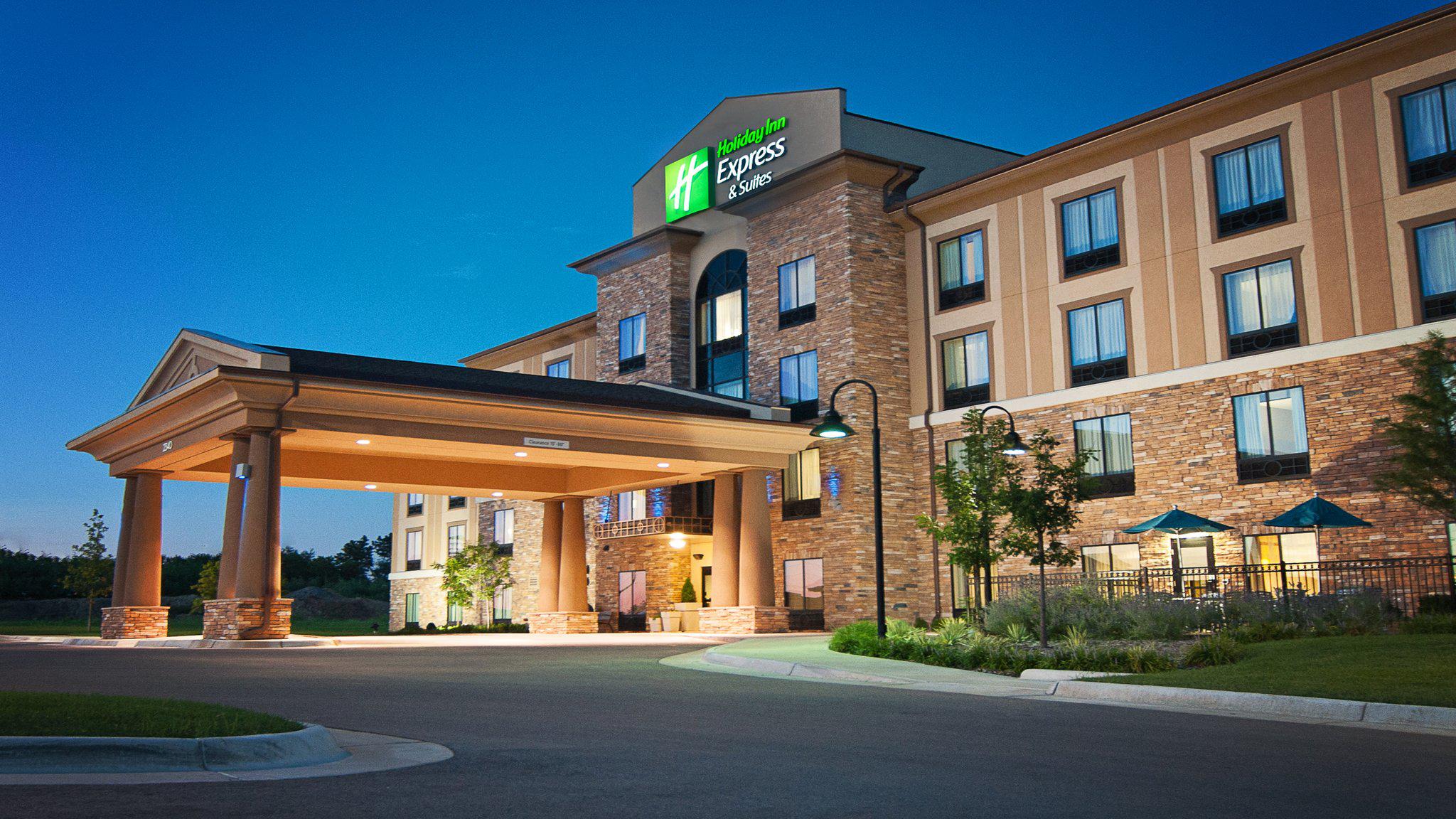 Holiday Inn Express & Suites Wichita Northeast Photo