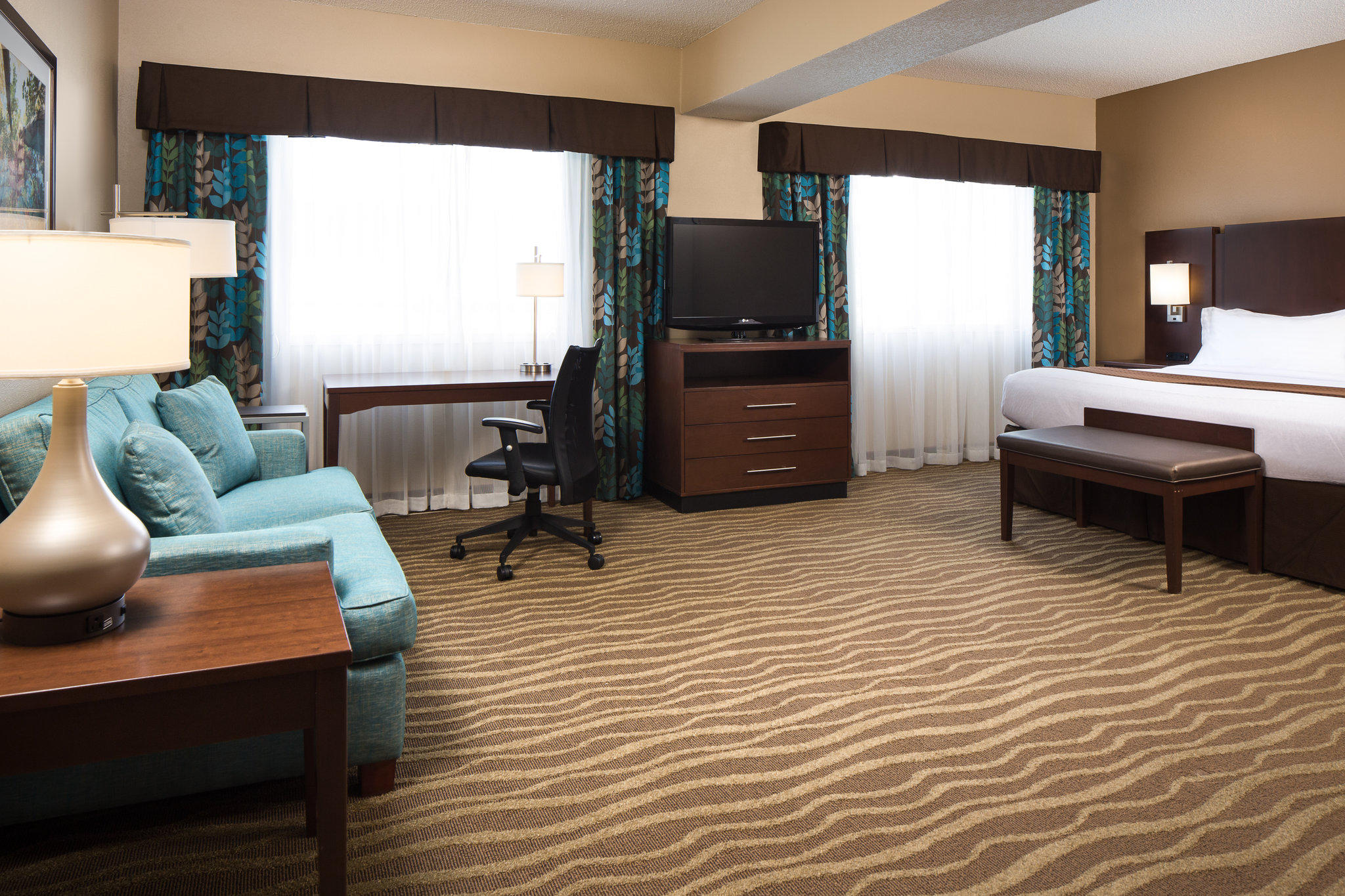 Holiday Inn & Suites Overland Park-West Photo