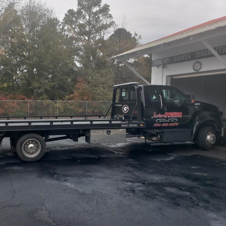 Jackson Towing &amp; Auto Repair Service Logo