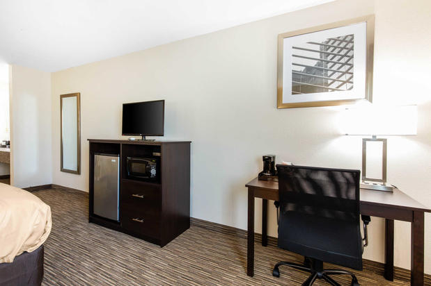 Images Quality Inn & Suites