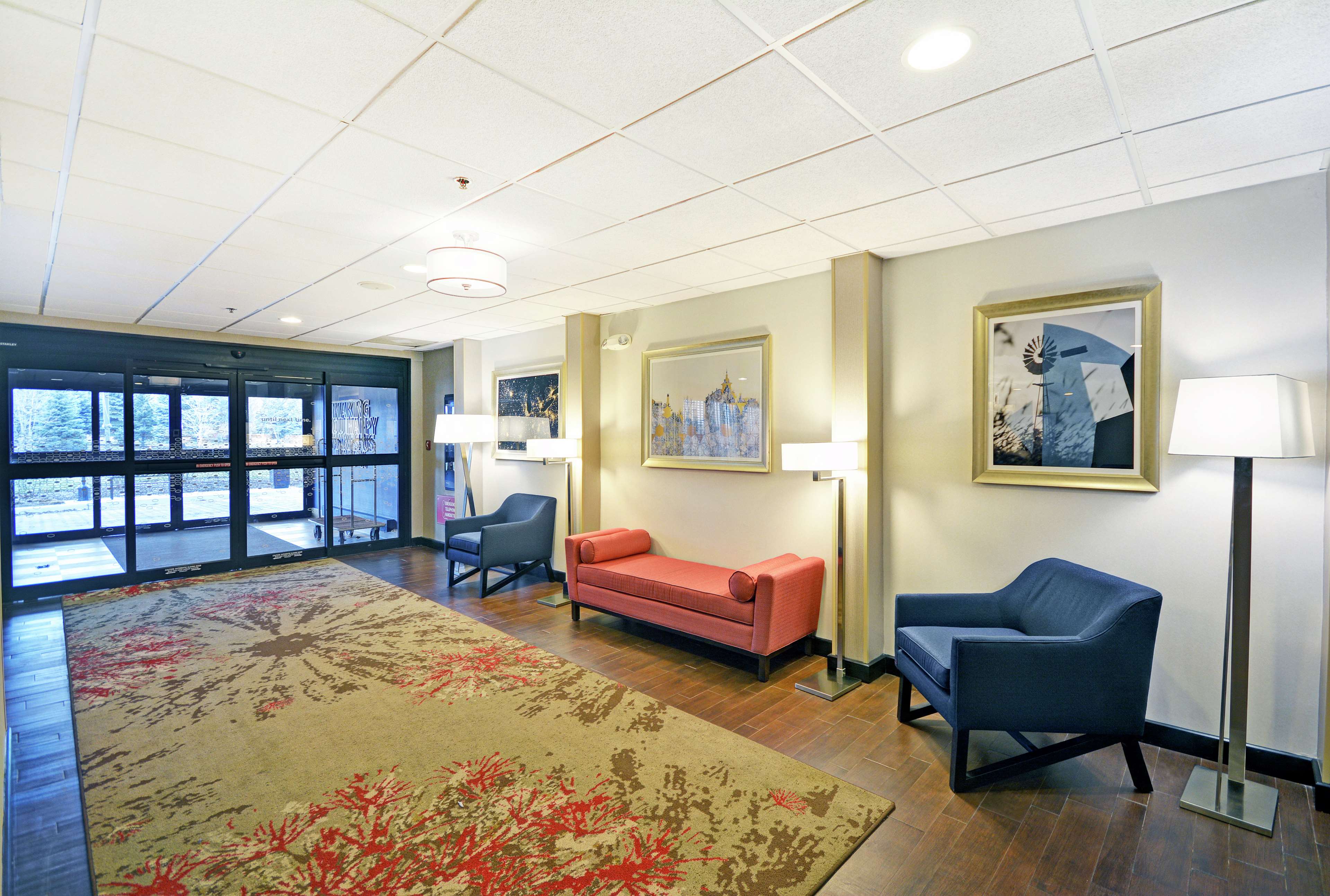 Hampton Inn Chicago/Naperville Photo