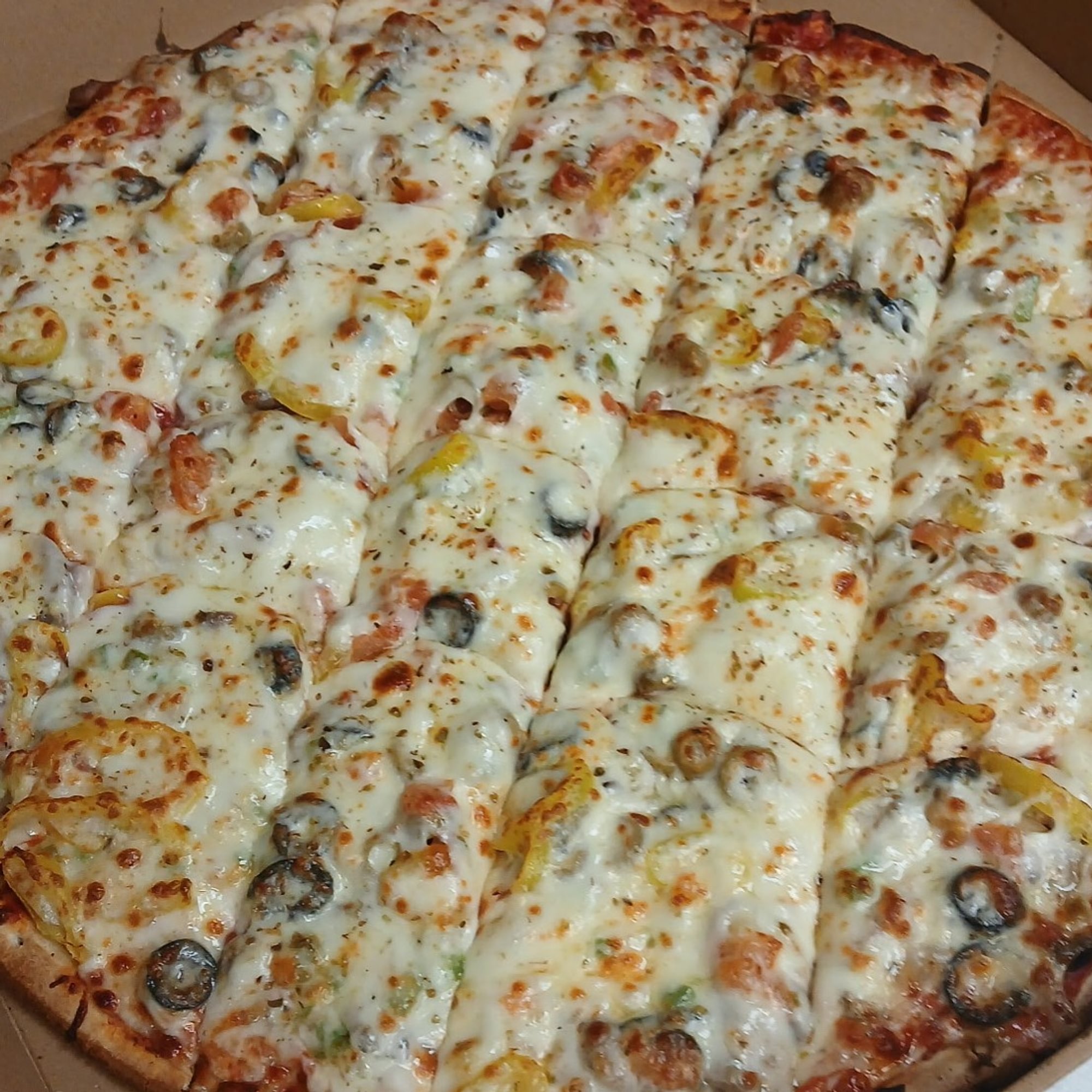 Mother Earth Pizza (Veggie Pizza)
