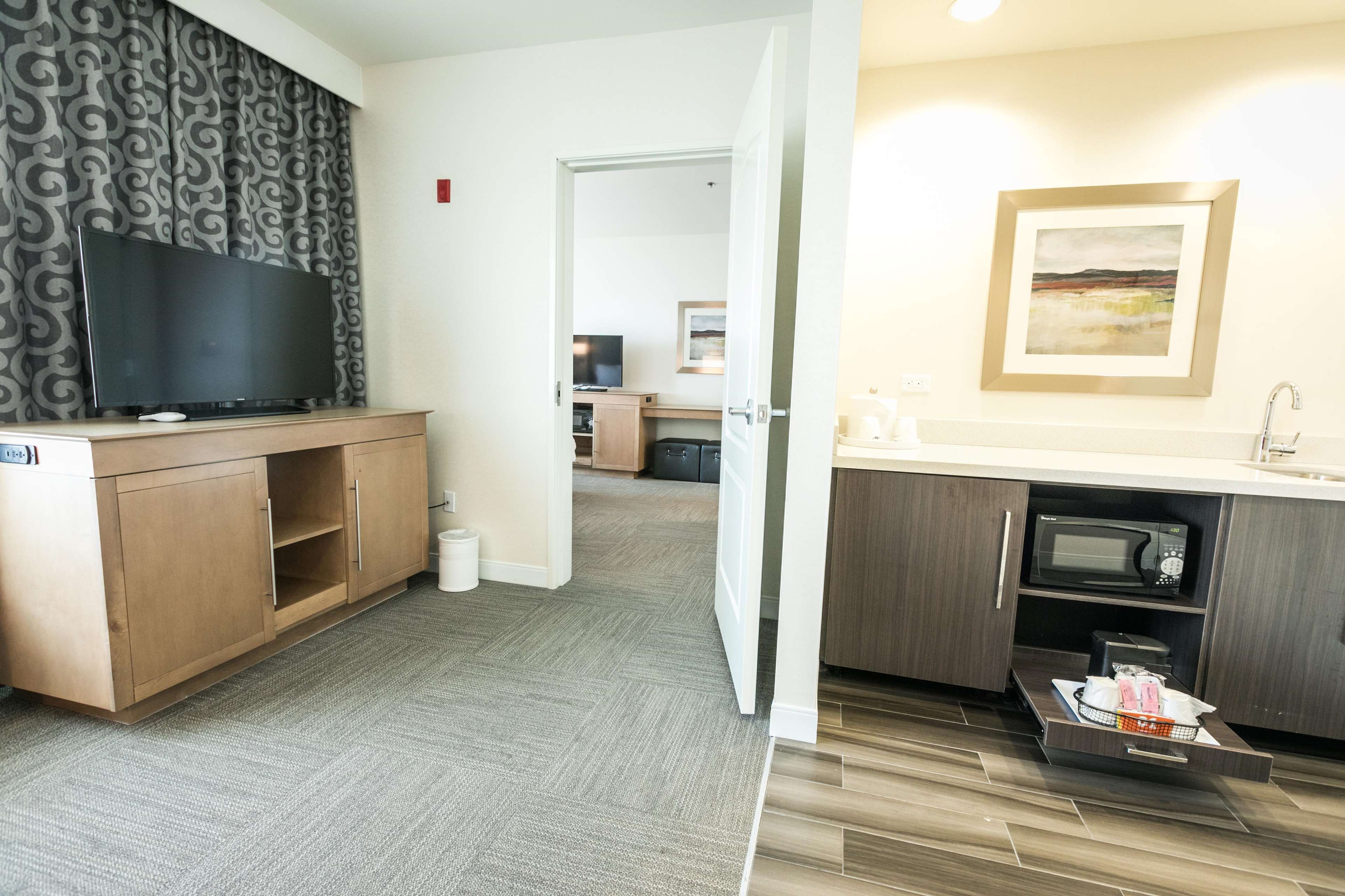 Hampton Inn & Suites Tempe - Phoenix Airport Photo