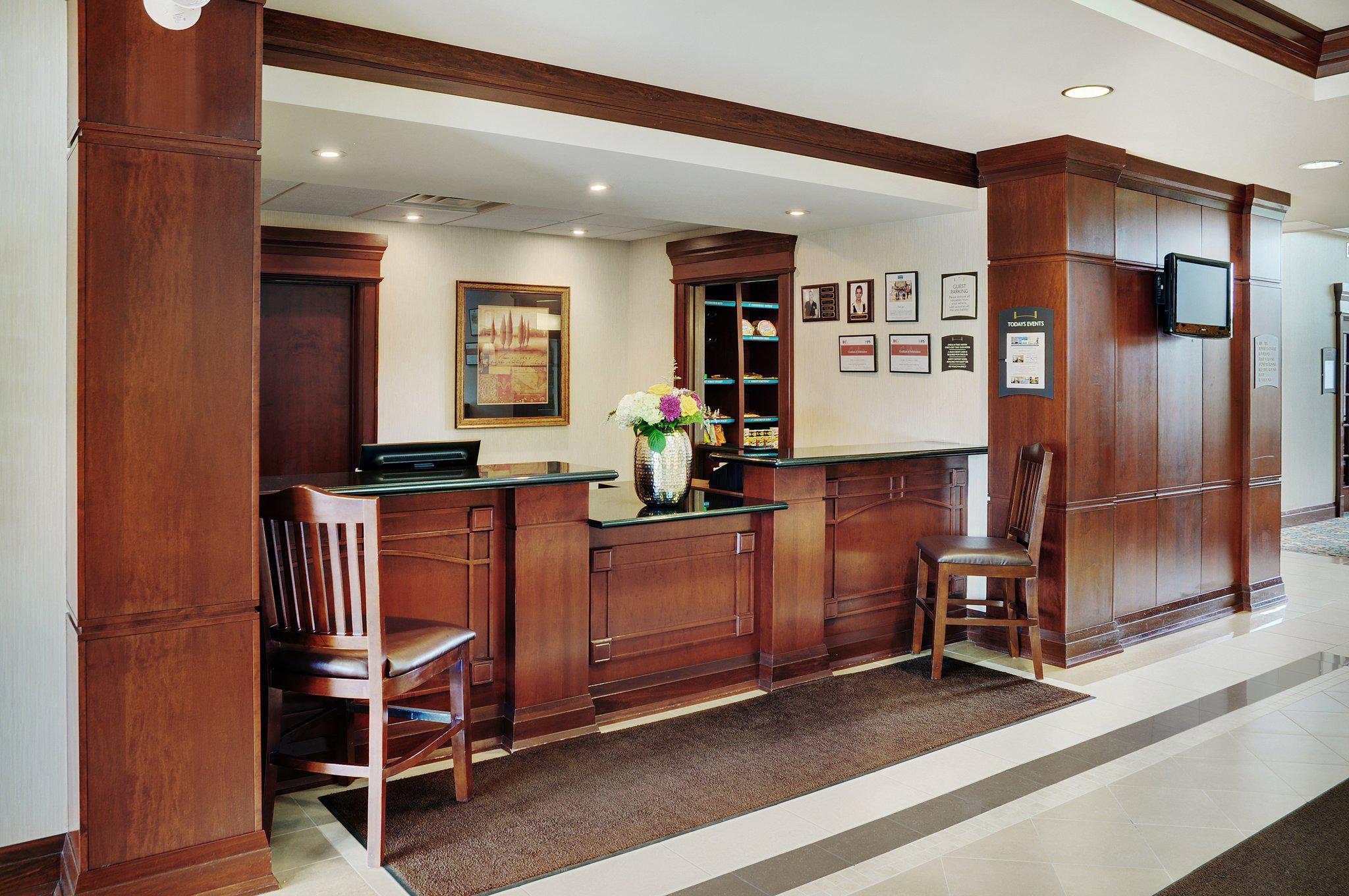 Foto de Staybridge Suites Oakville-Burlington, an IHG Hotel Oakville