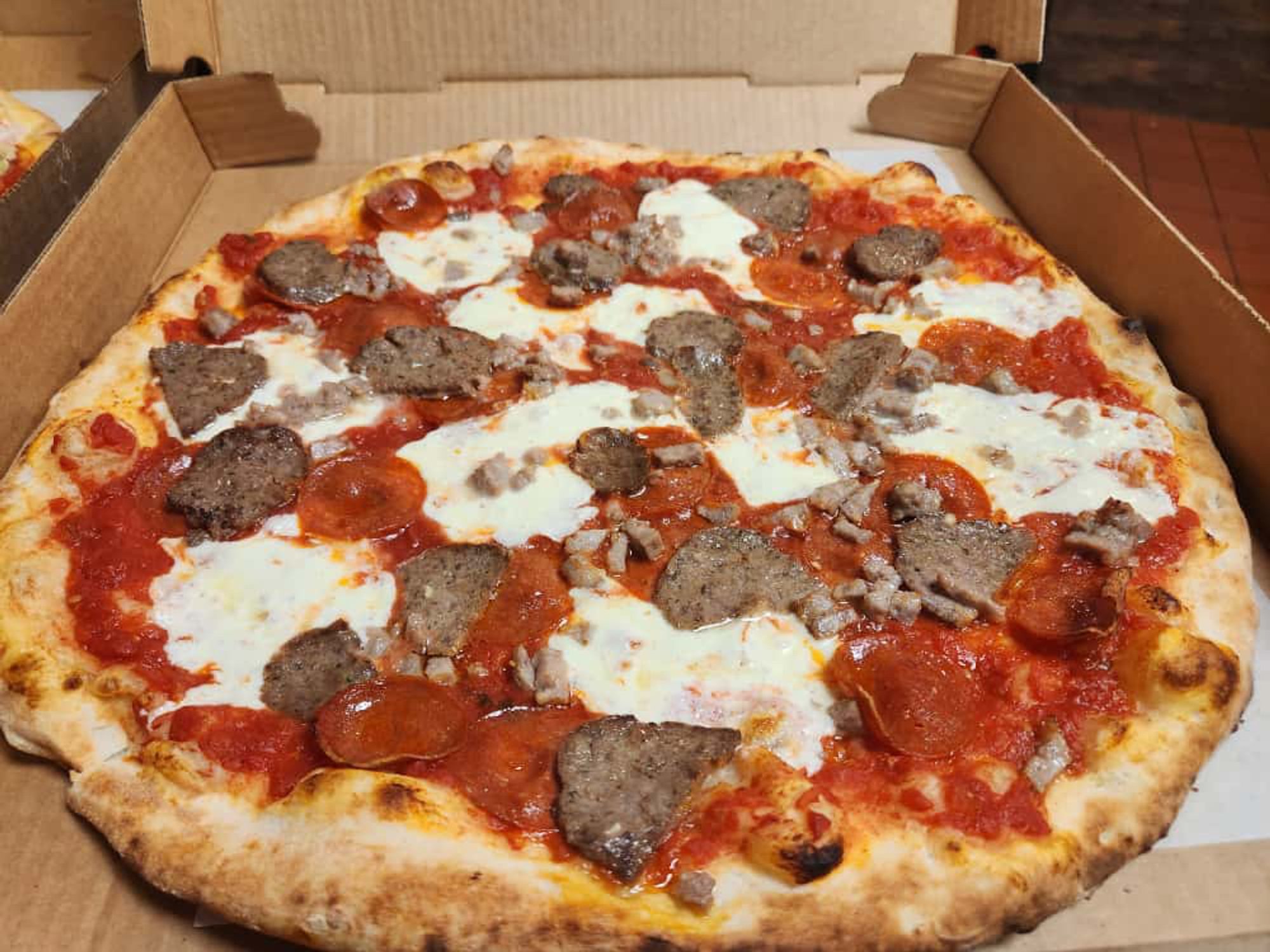La Carne Pizza