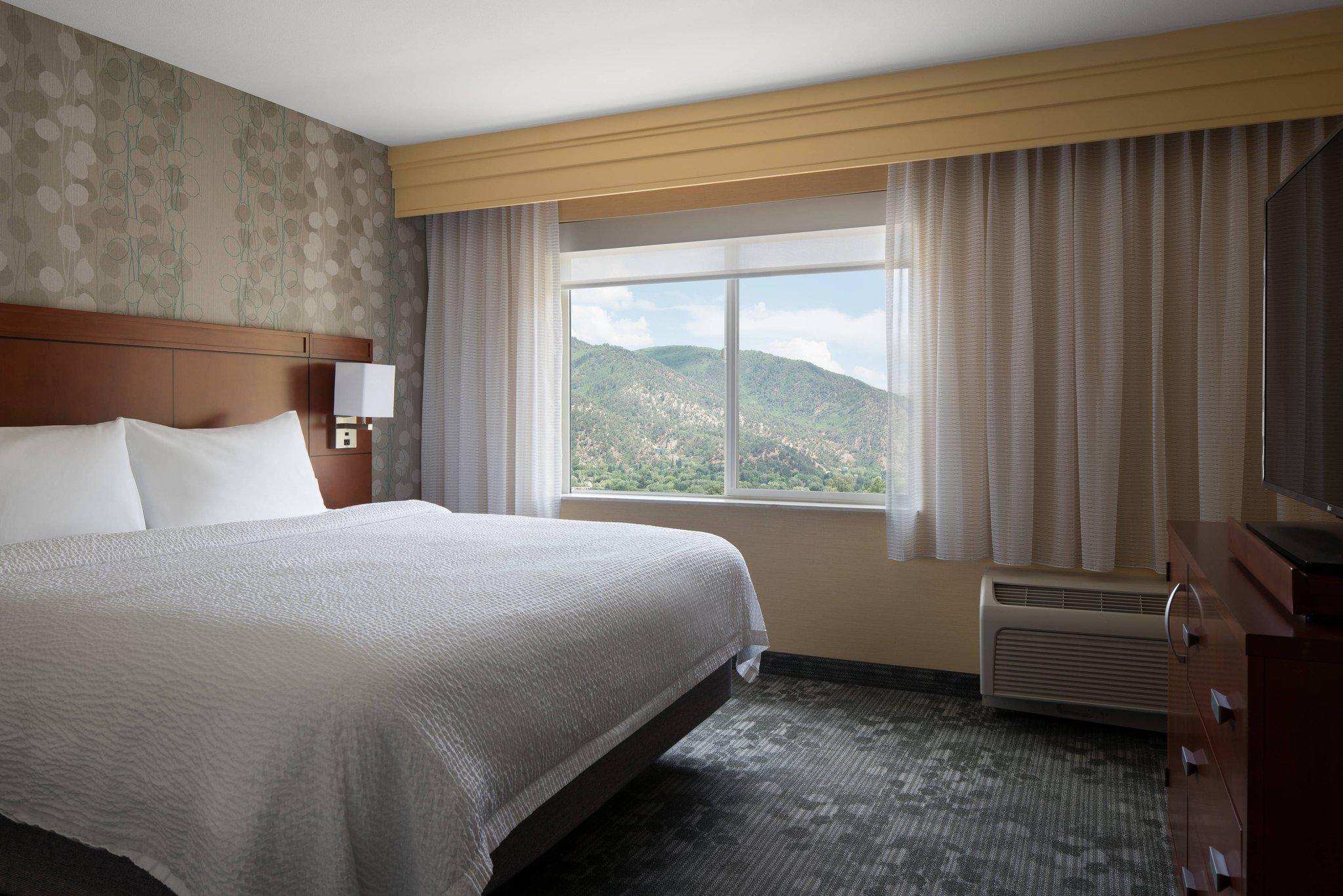 Courtyard by Marriott Glenwood Springs Photo