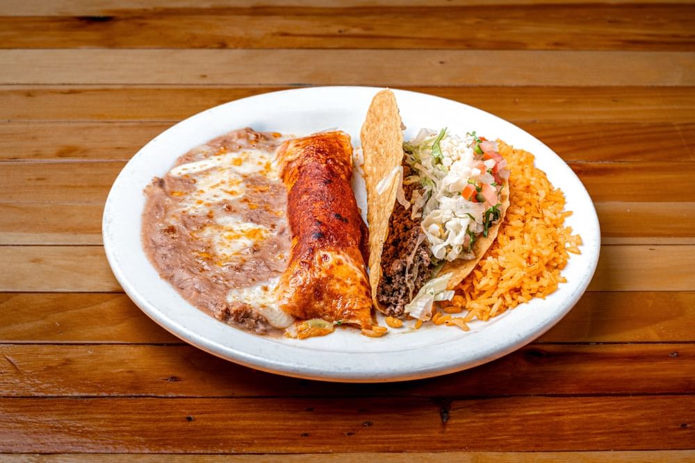 3. Taco y Burrito Combo