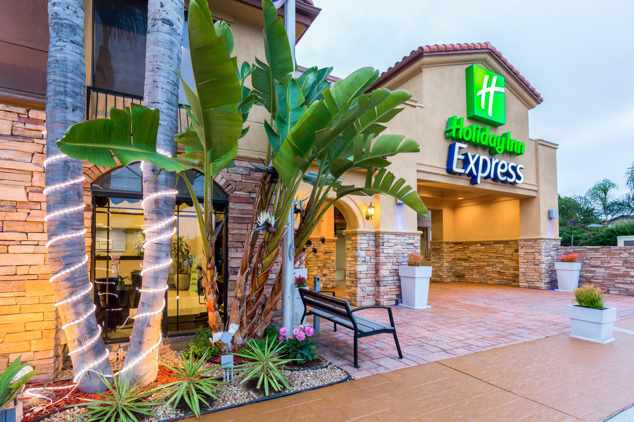 Holiday Inn Express San Diego-Sea World Area Photo