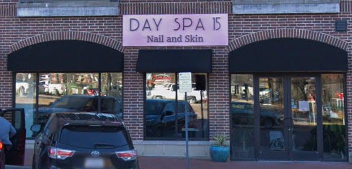 Day Spa 15 Logo