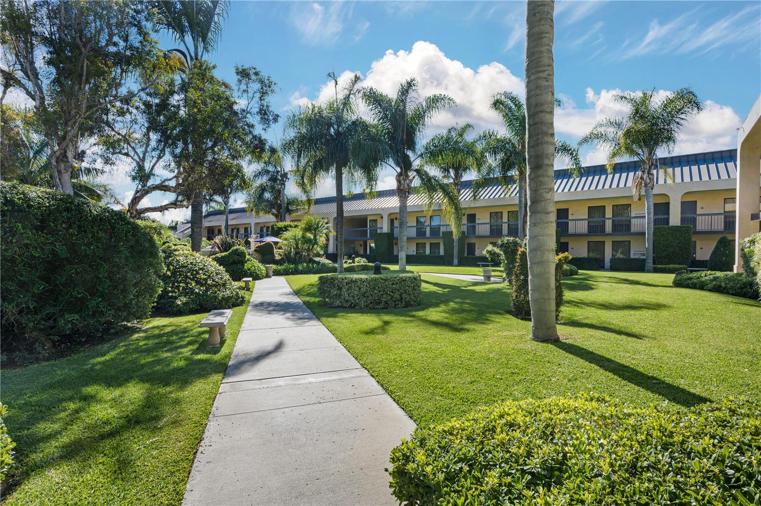 Best Western Plus South Coast Inn Image