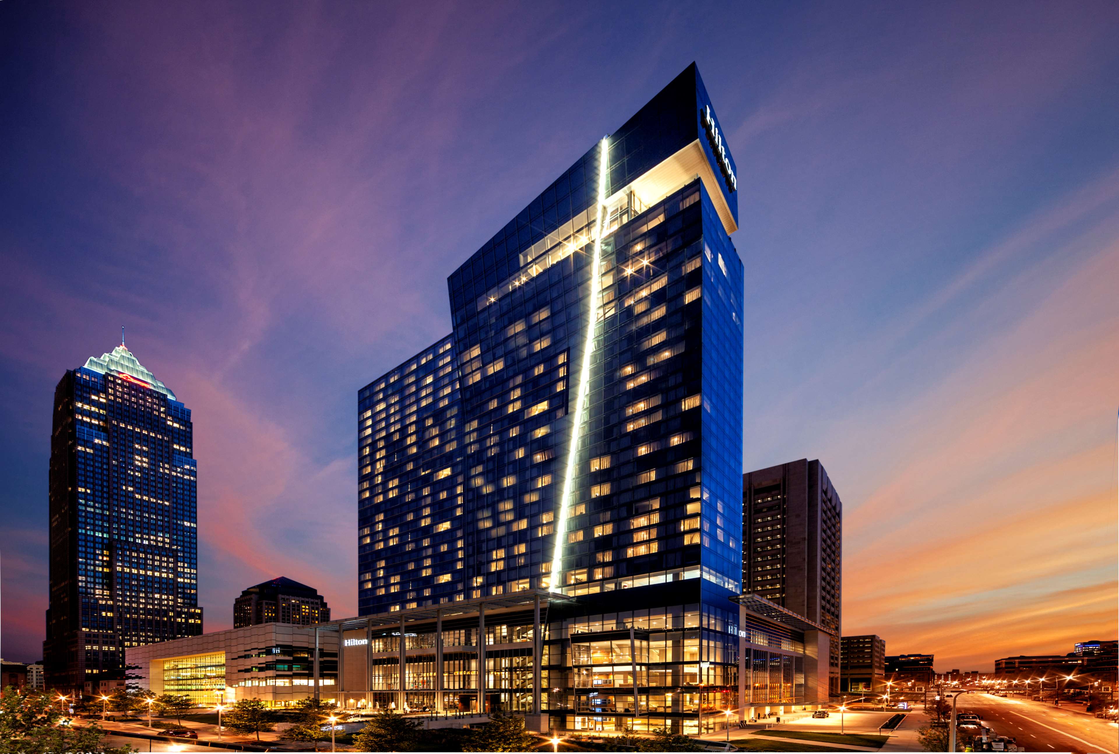 hilton-cleveland-downtown-100-lakeside-avenue-east-cleveland-oh