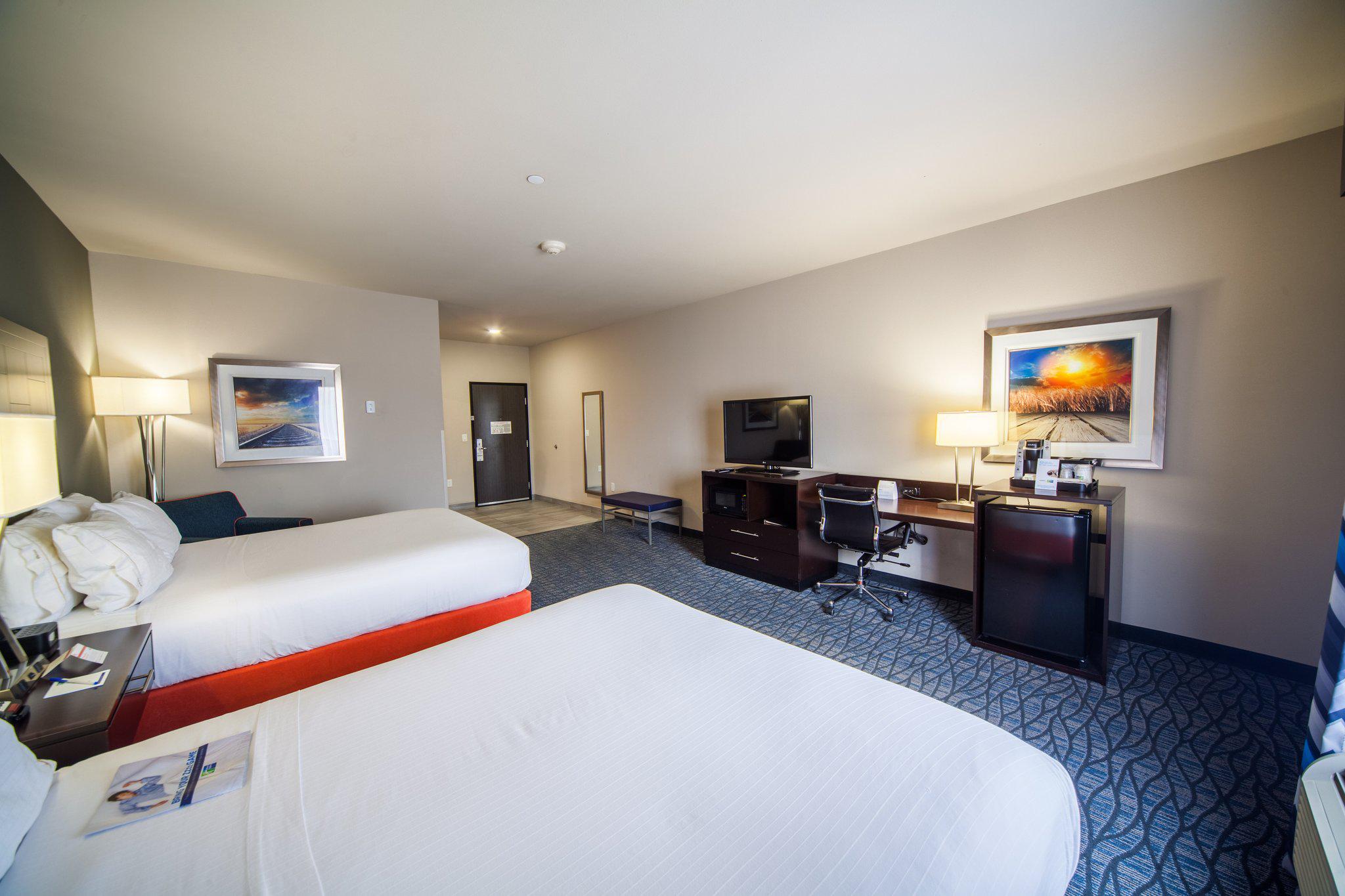 Holiday Inn Express & Suites Oklahoma City Southeast - I-35 Photo